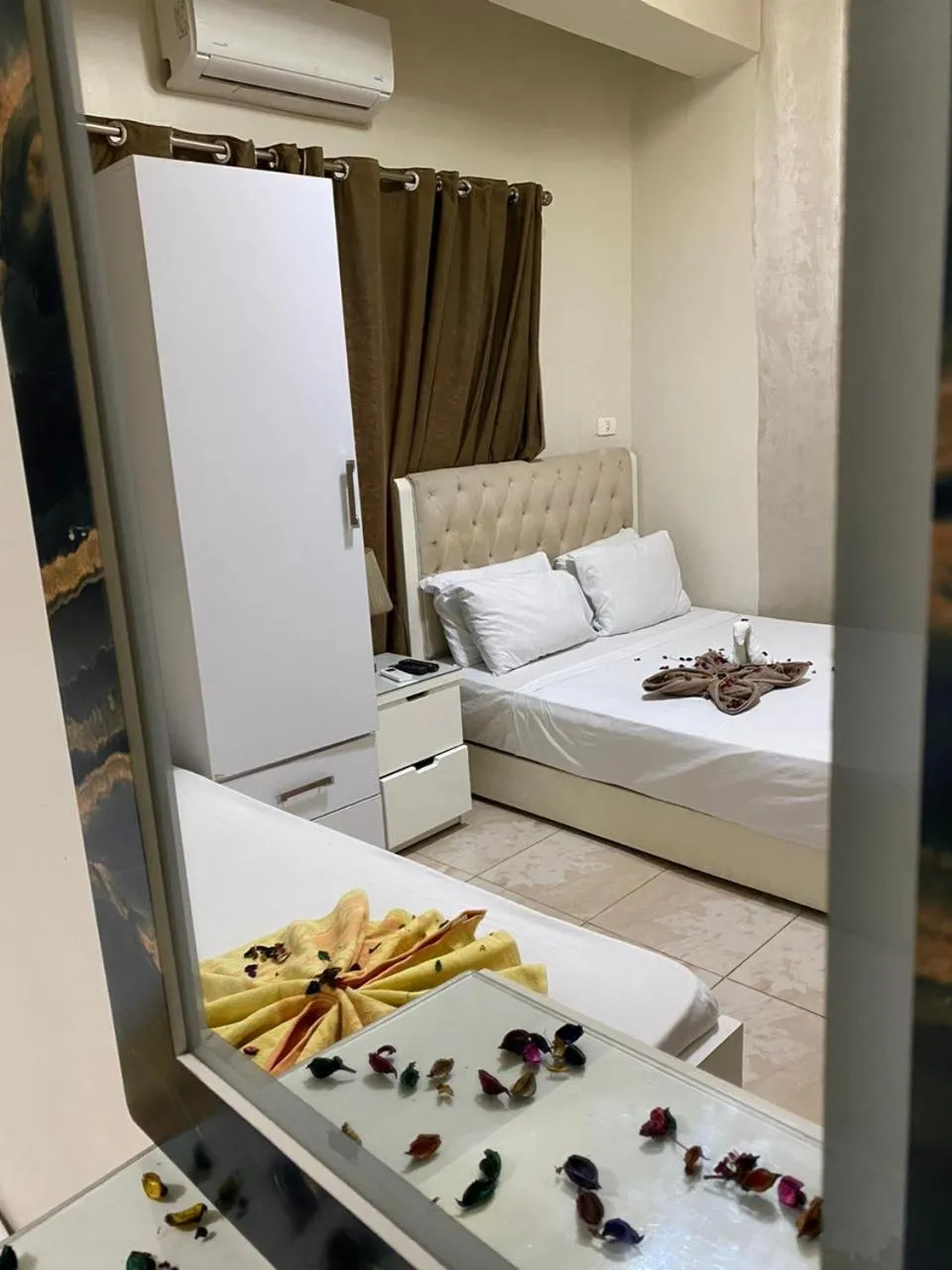 Bed in New Abdeen palace hostel