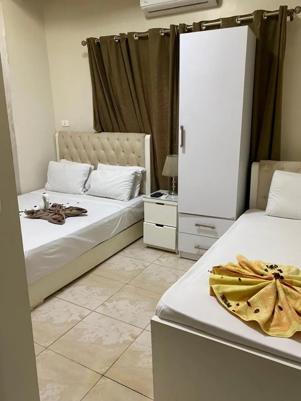 Bed in New Abdeen palace hostel