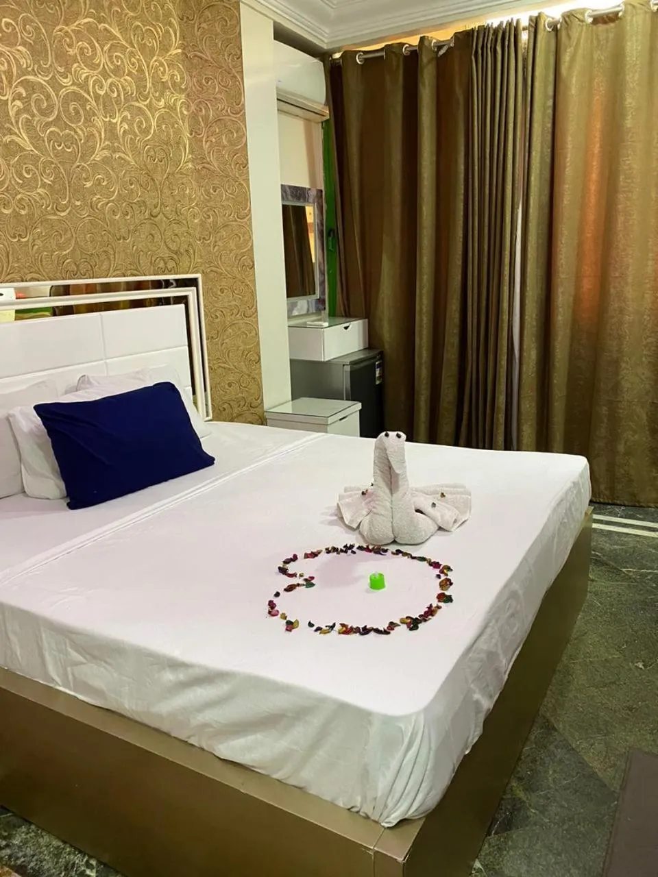 Bed in New Abdeen palace hostel