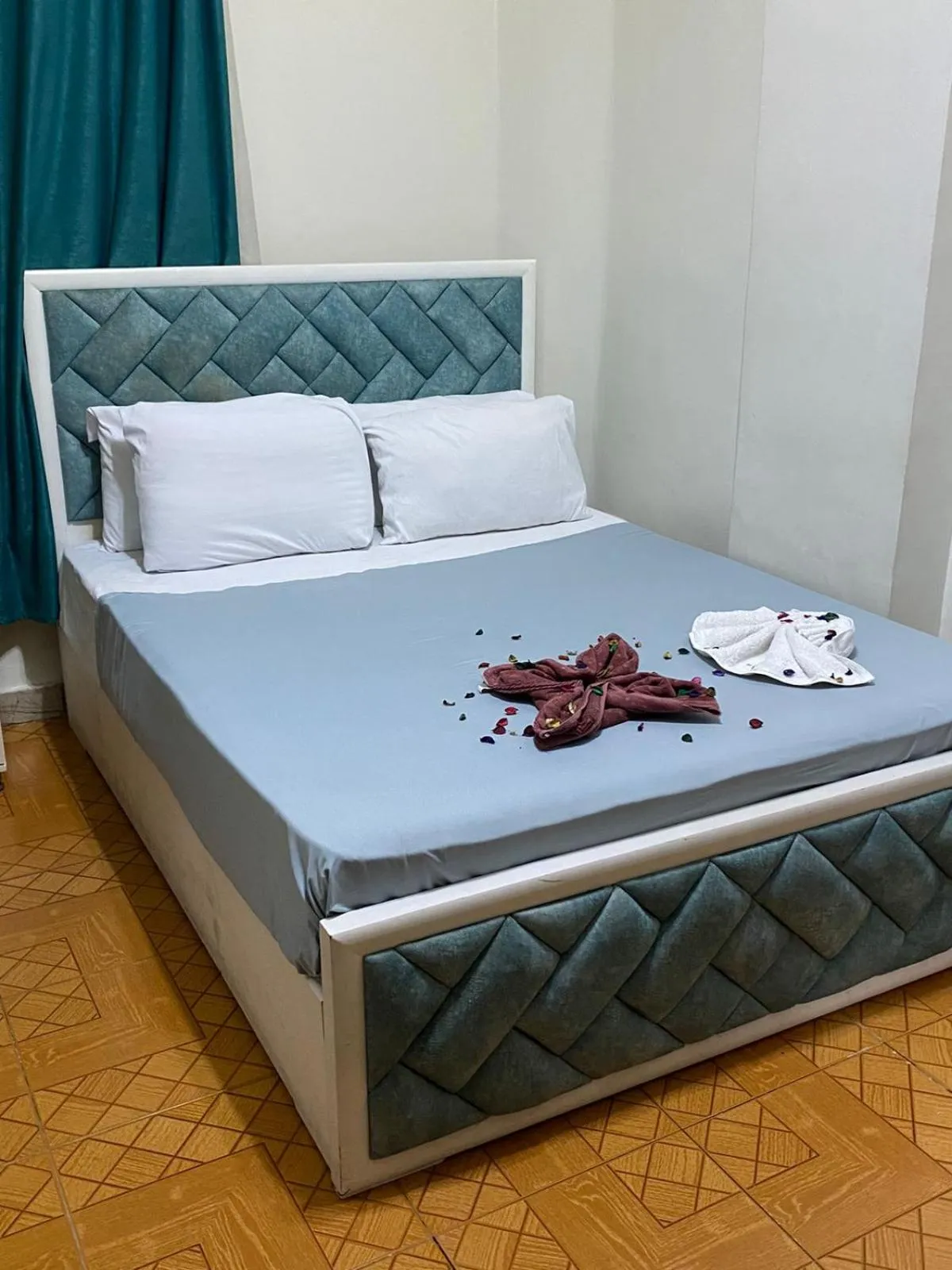Bed in New Abdeen palace hostel