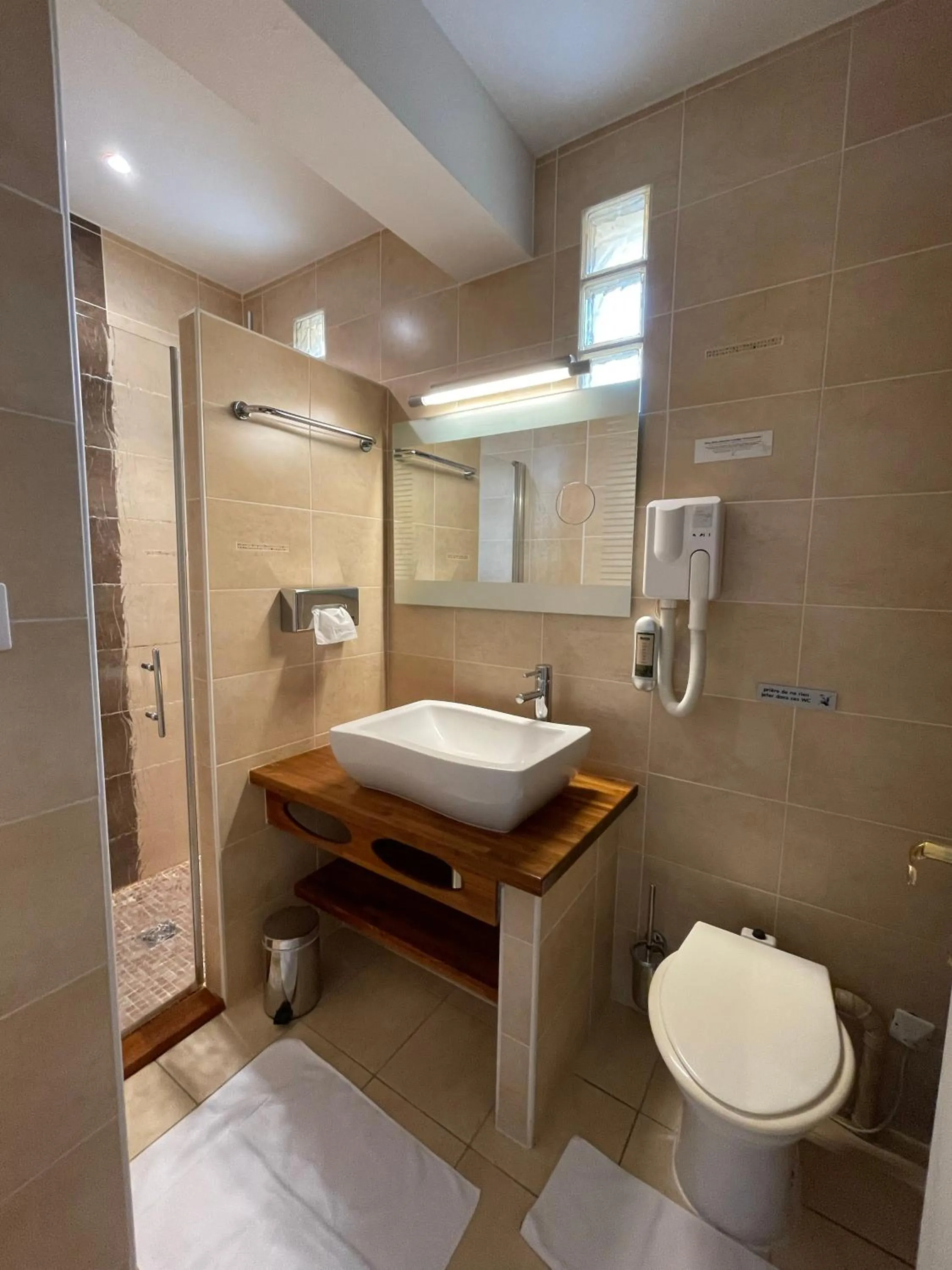 Bathroom in Hôtel Restaurant du Lac