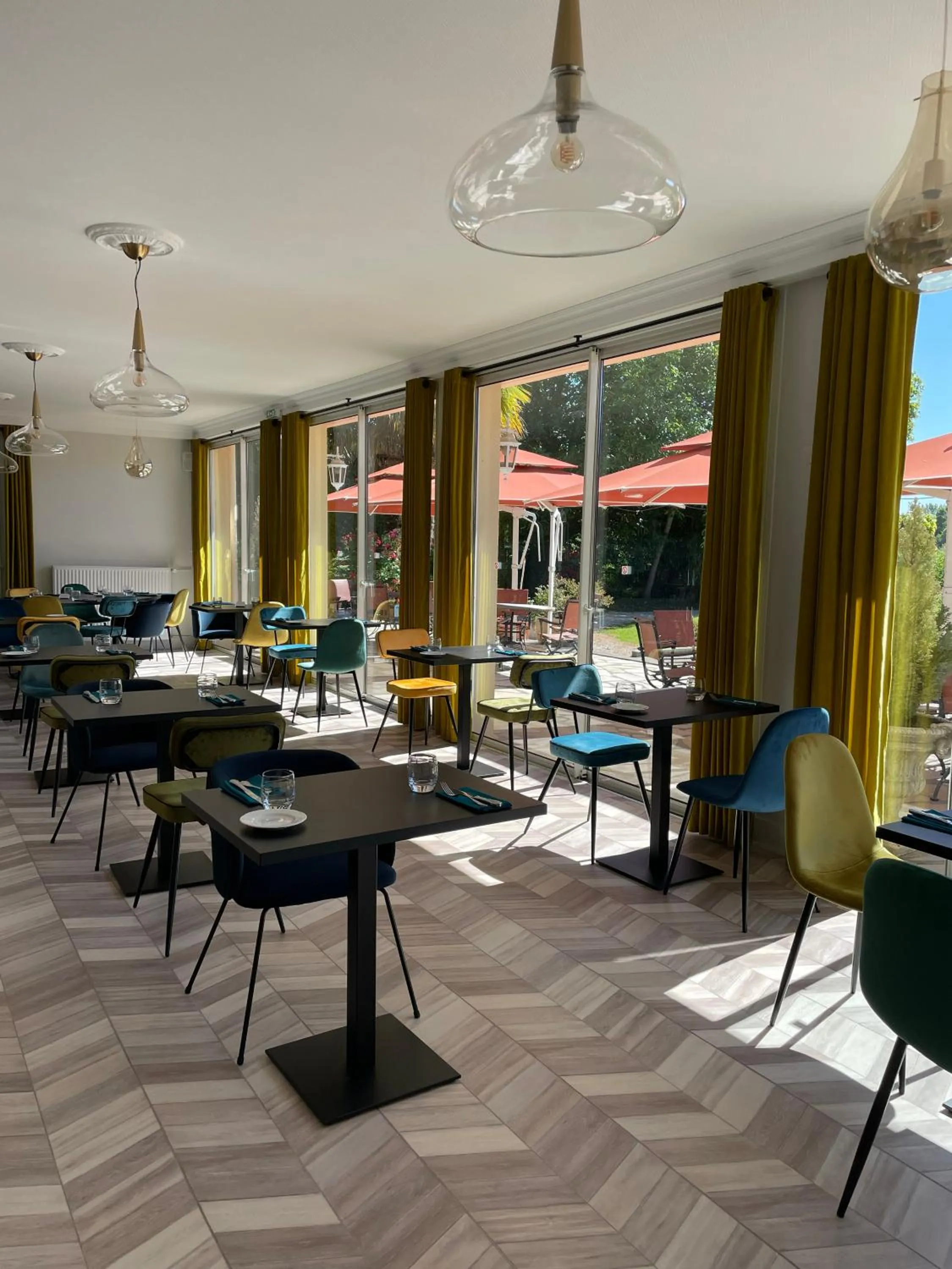 Restaurant/places to eat in Hôtel Restaurant du Lac