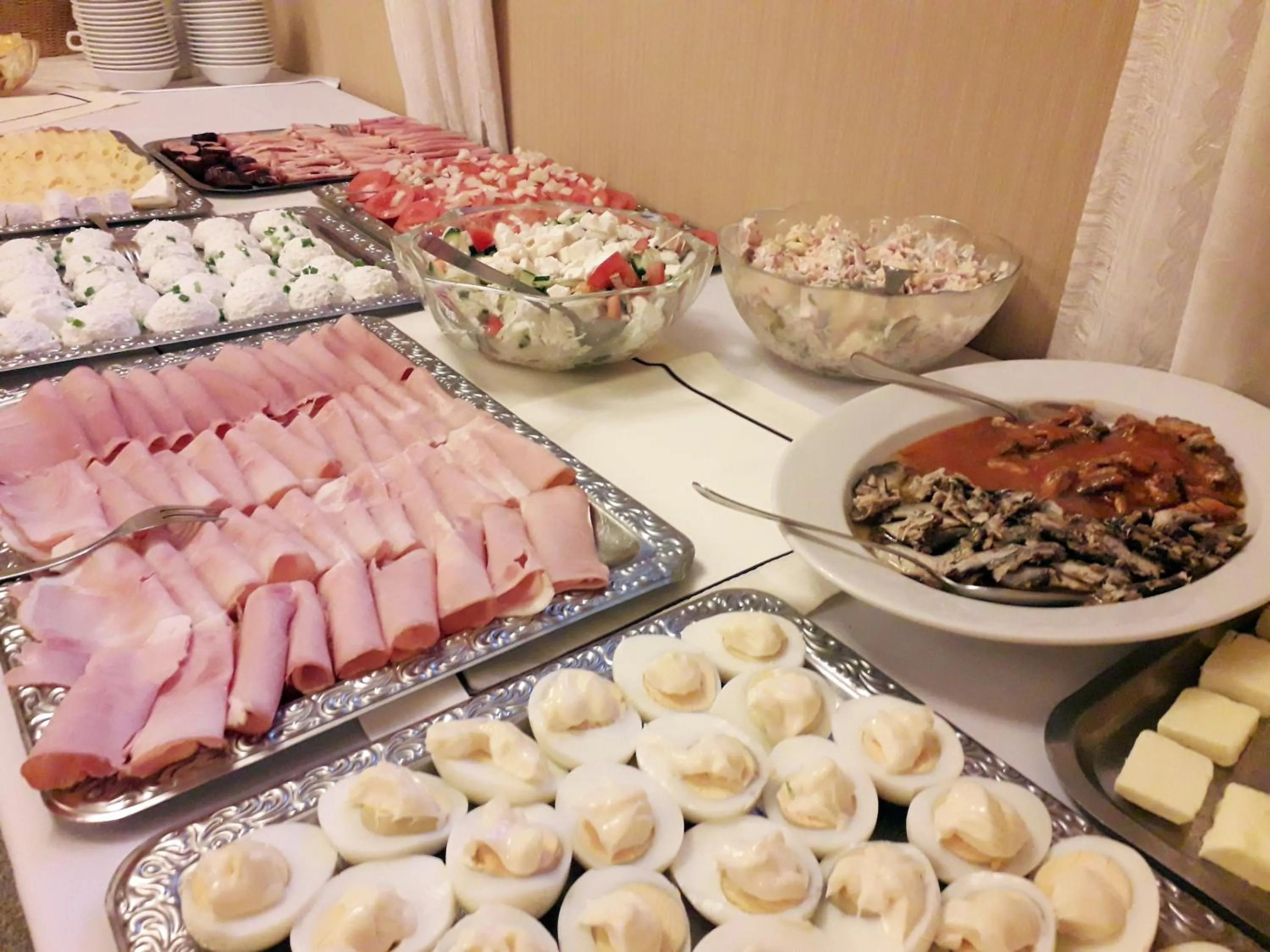 Buffet breakfast in Resort de Esperanto Sanatorium Uzdrowiskowe