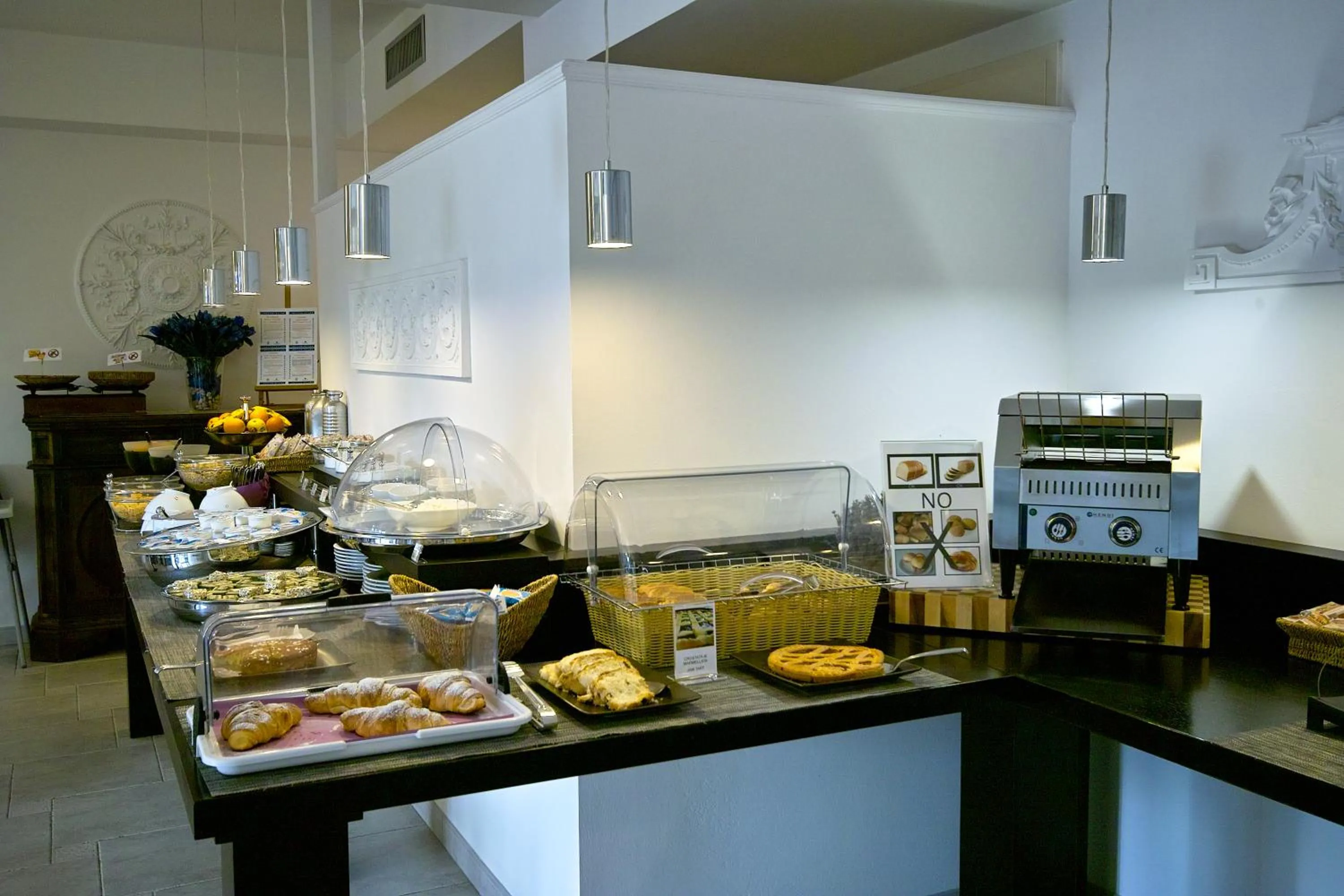 Breakfast in Hotel L'Approdo