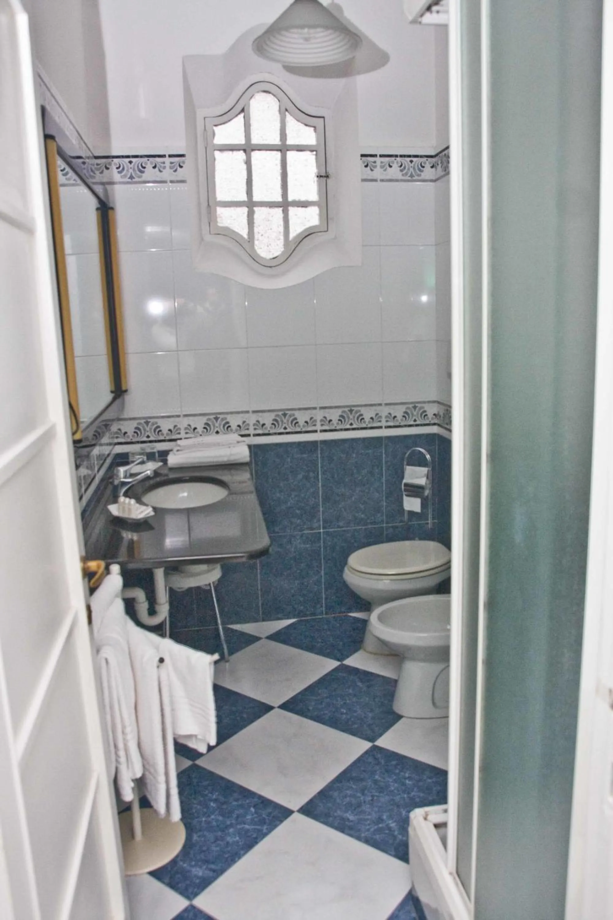 Bathroom in Hotel Giulio Cesare