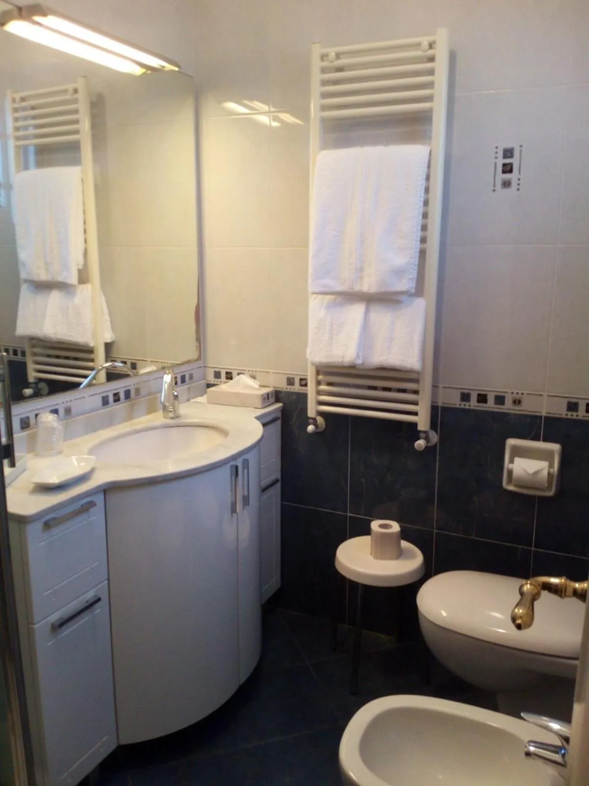 Bathroom in Hotel Giulio Cesare