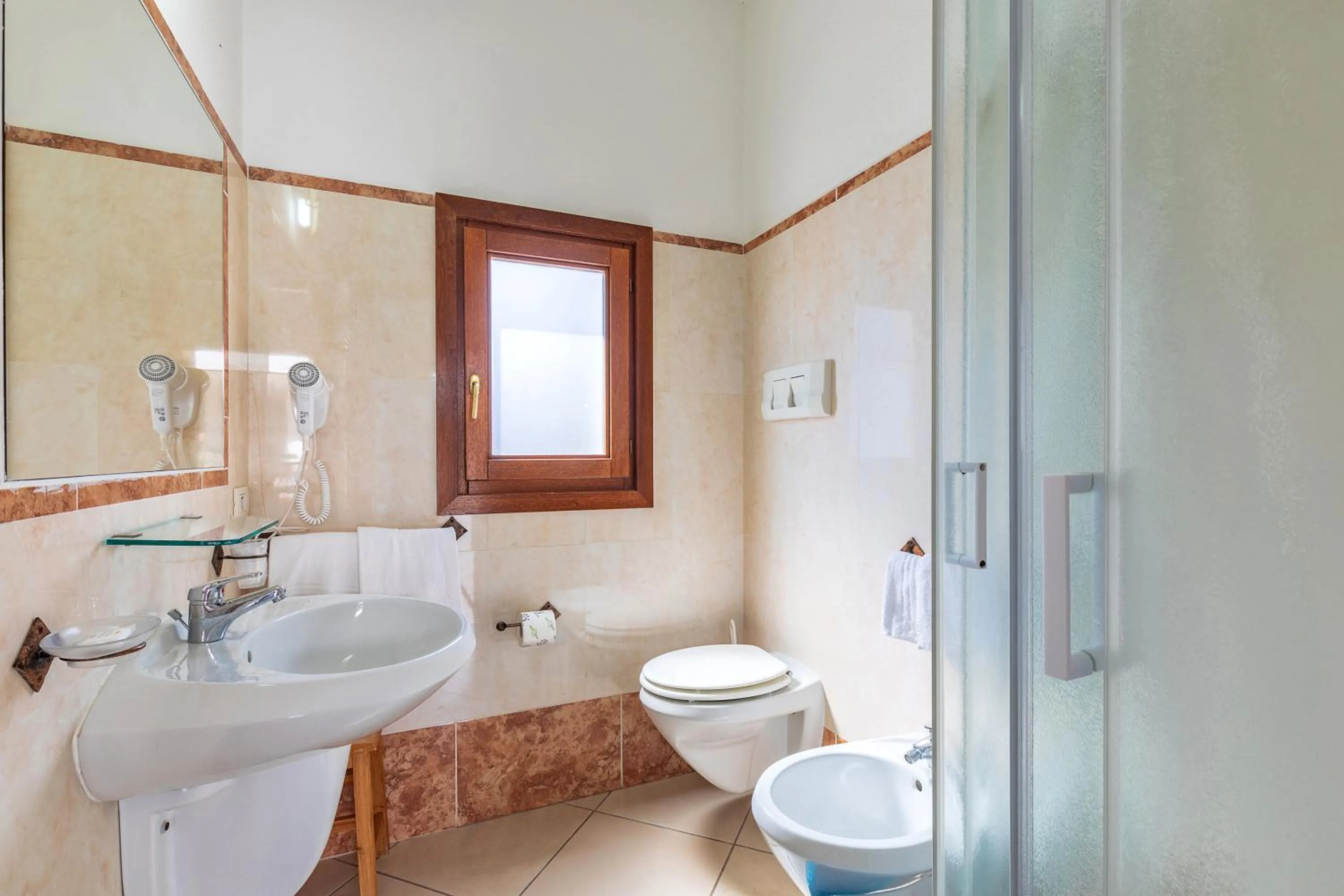 Shower in Hotel Bonsai