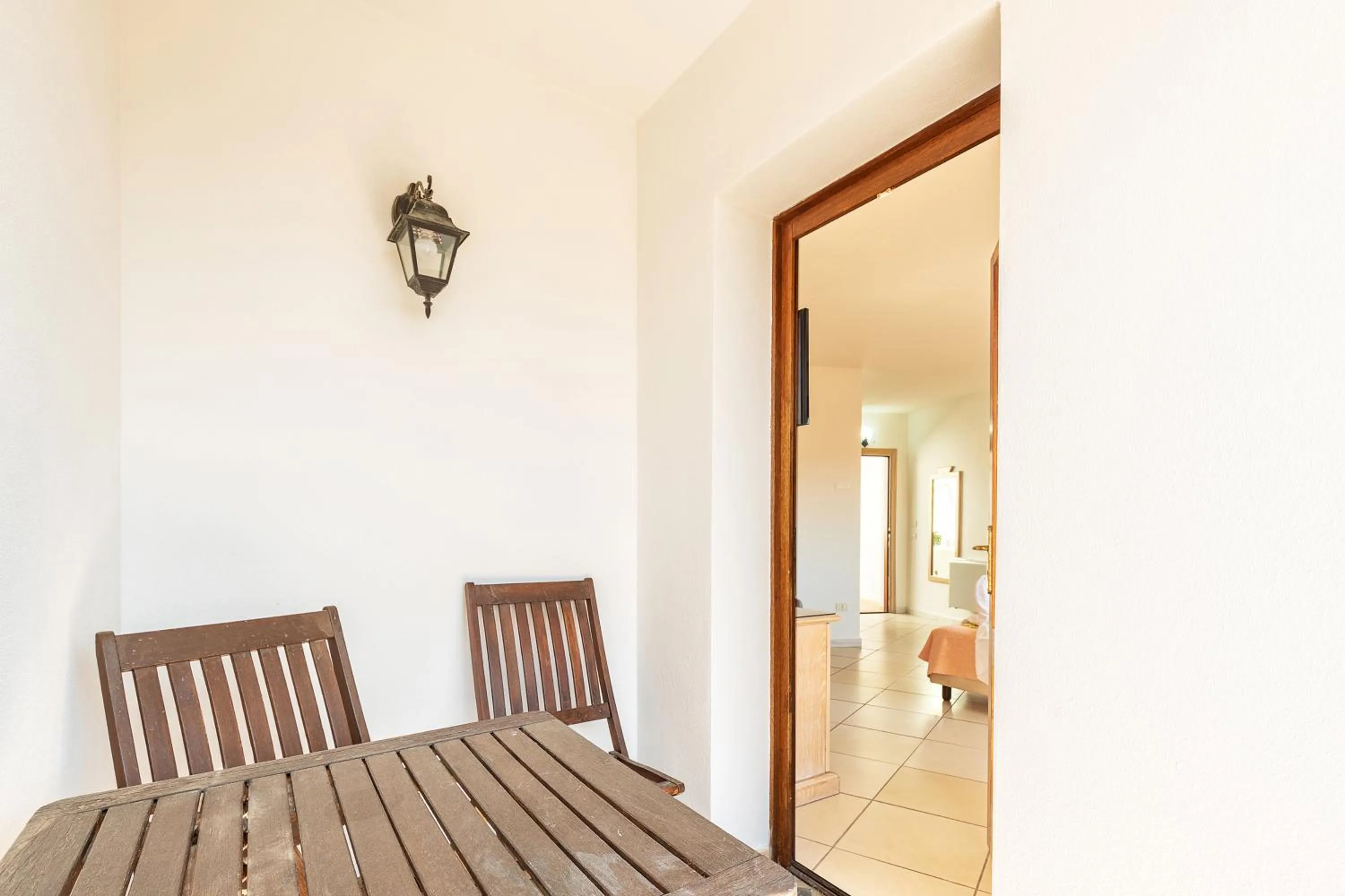Balcony/Terrace, Bed in Hotel Bonsai