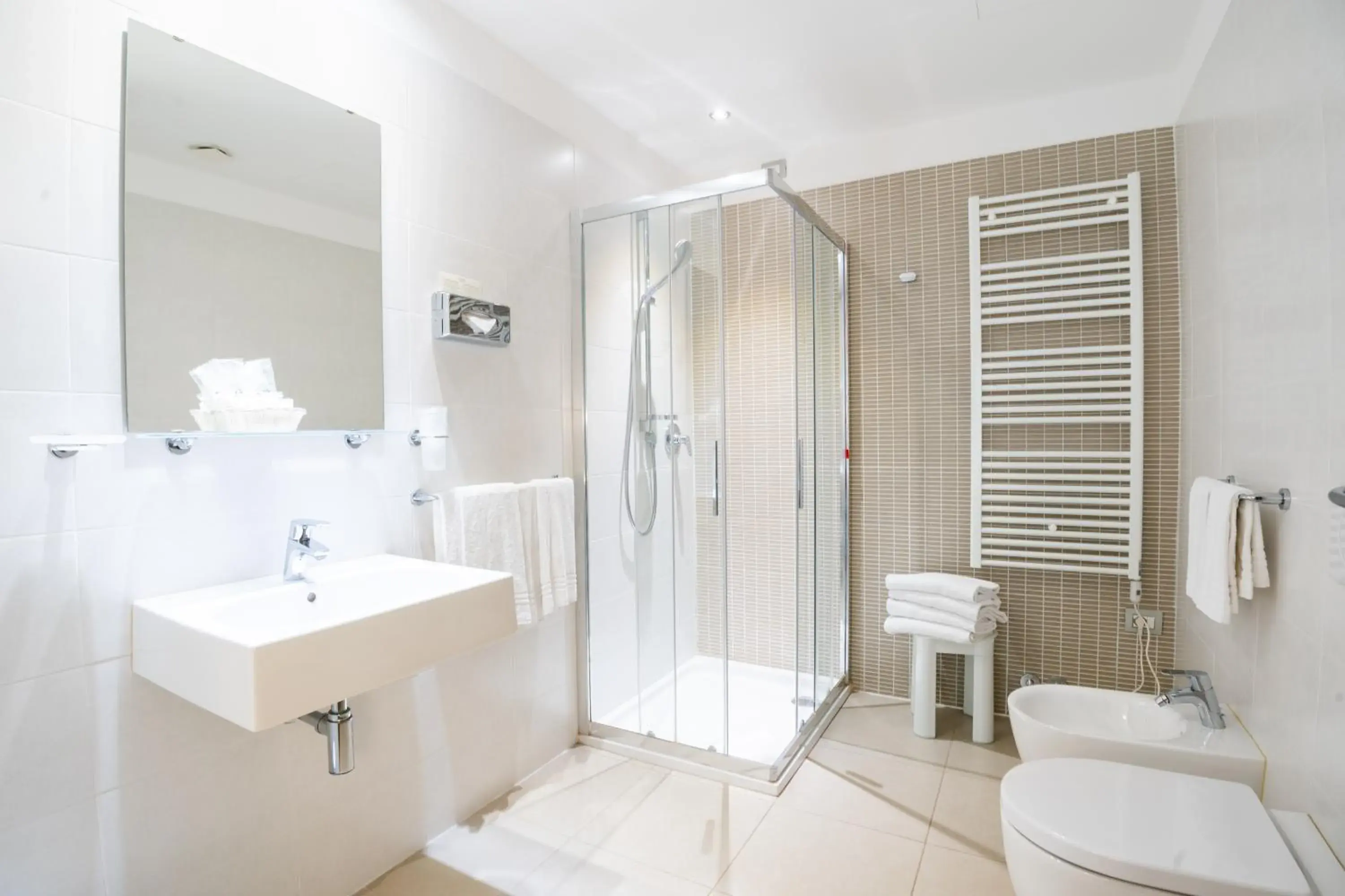 Two-Bedroom Suite in Hotel Centrale Two-Bedroom Suite in Hotel Centrale