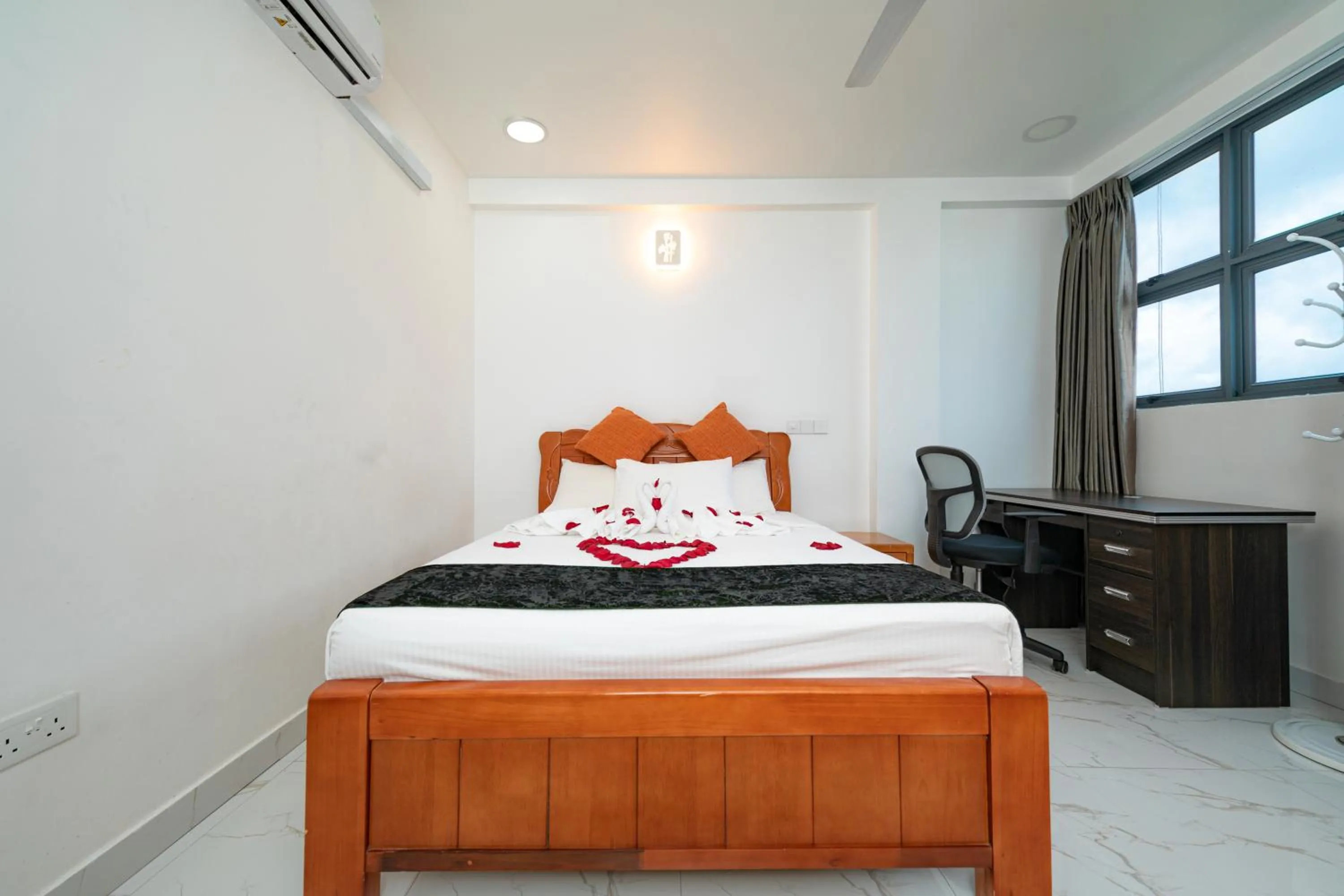 Photo of the whole room, Bed in White Beach Holiday at Hulhumale'