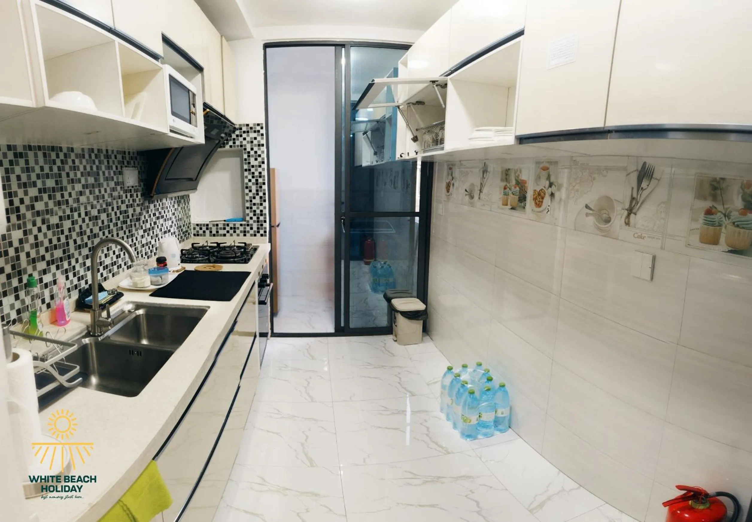 Kitchen or kitchenette in White Beach Holiday at Hulhumale'