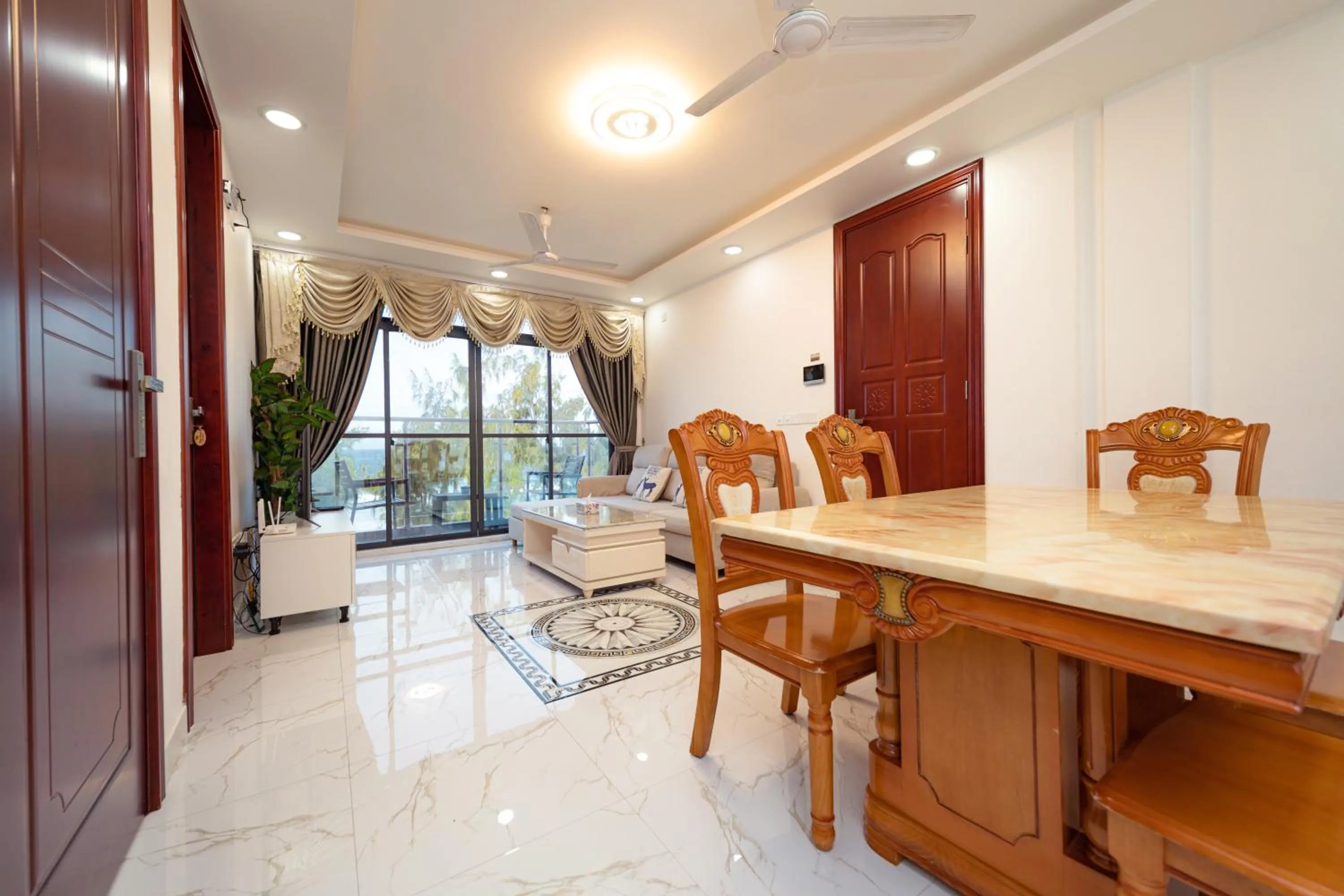 TV and multimedia in White Beach Holiday at Hulhumale'