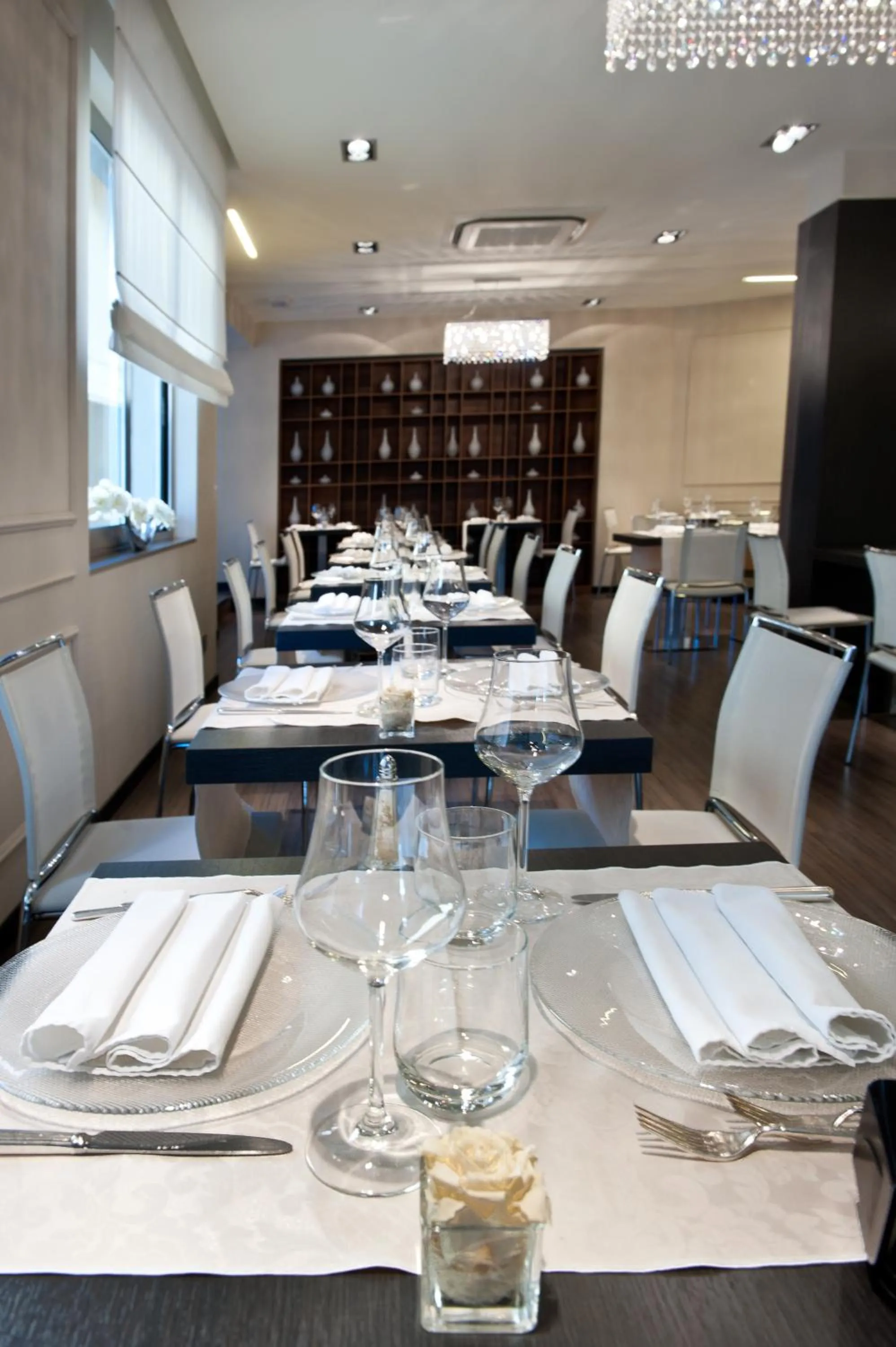 Restaurant/places to eat in Hotel Carla