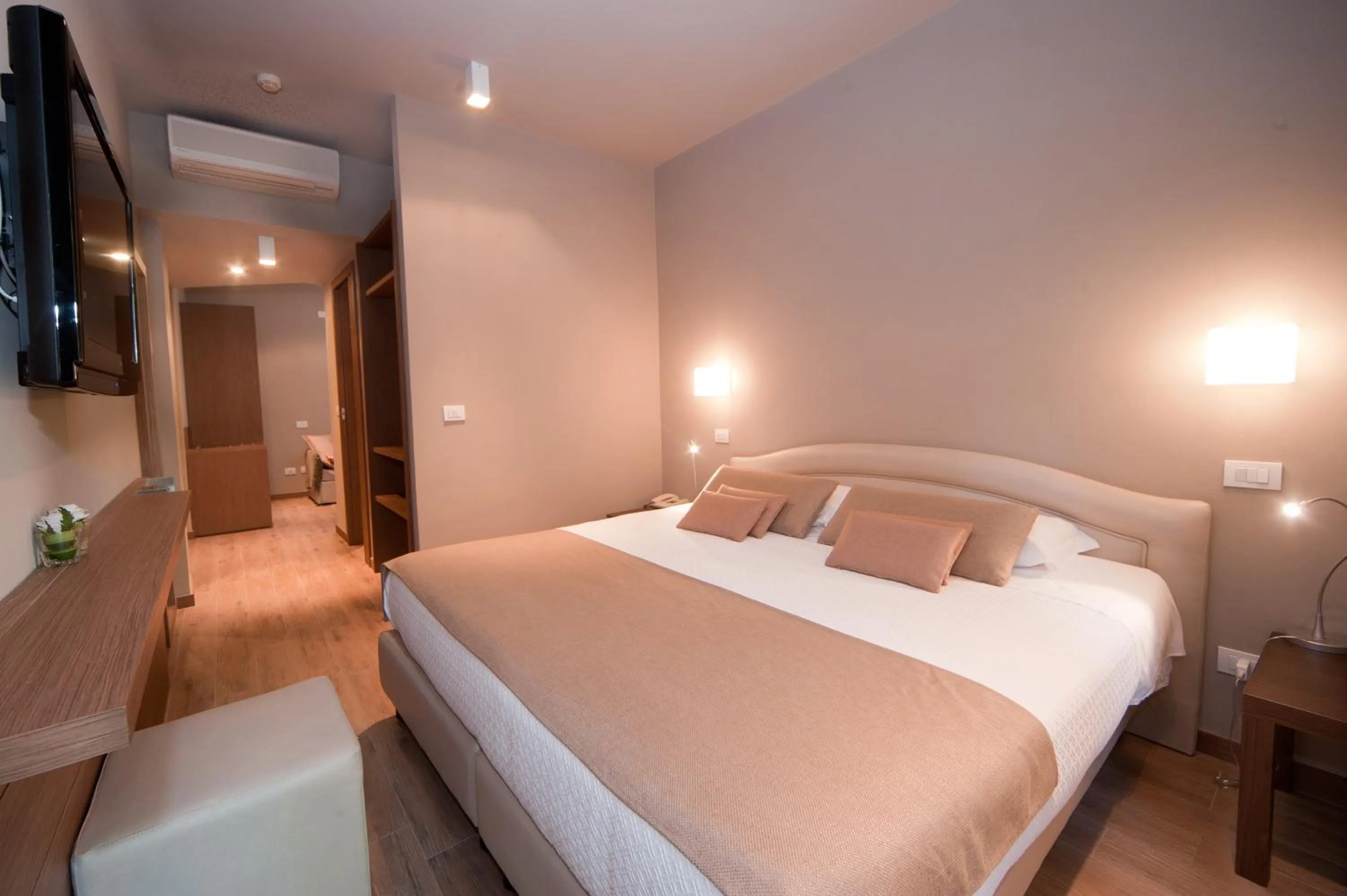 Photo of the whole room, Bed in Hotel Carla