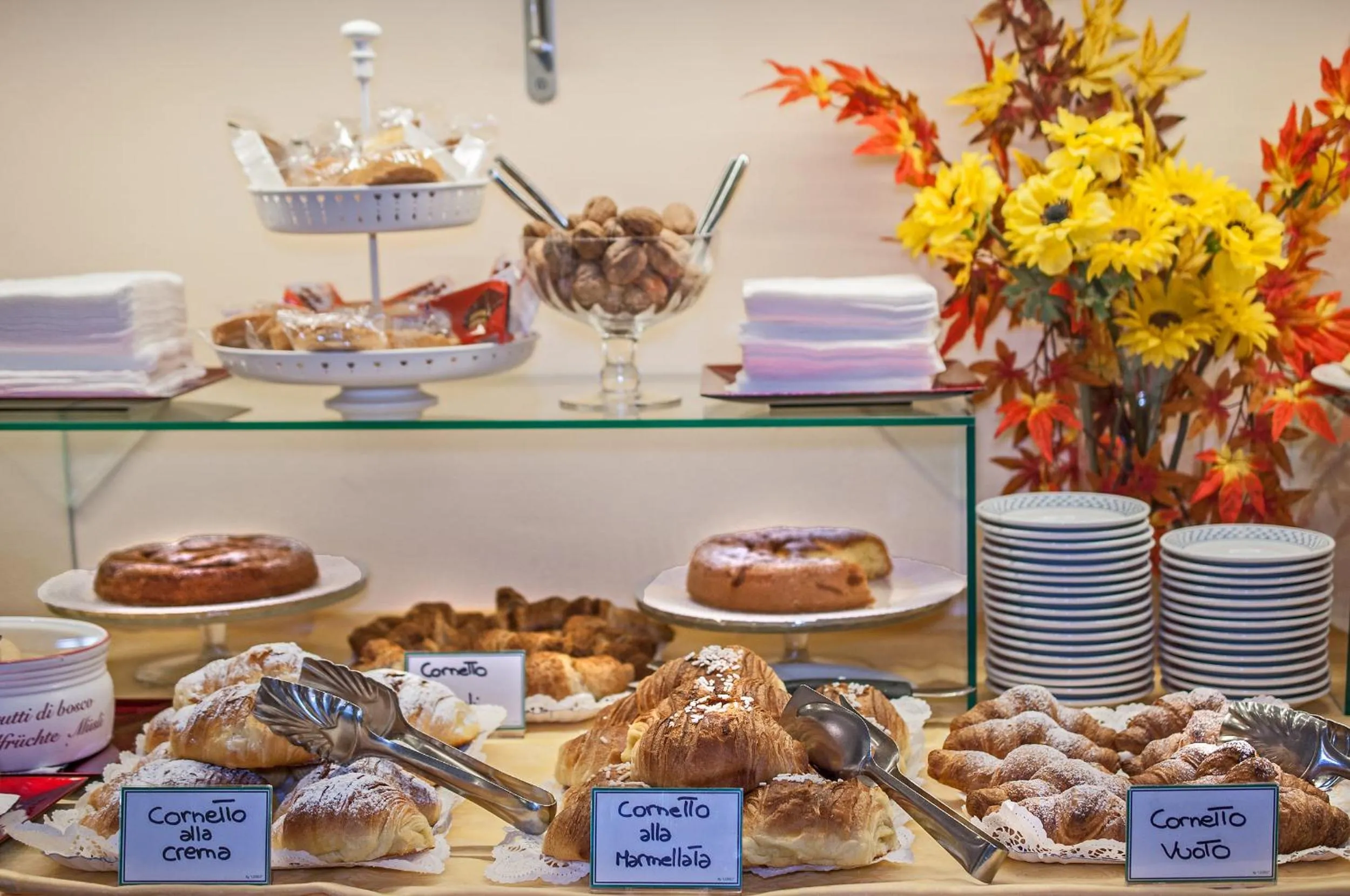 Continental breakfast in Hotel Scandinavia