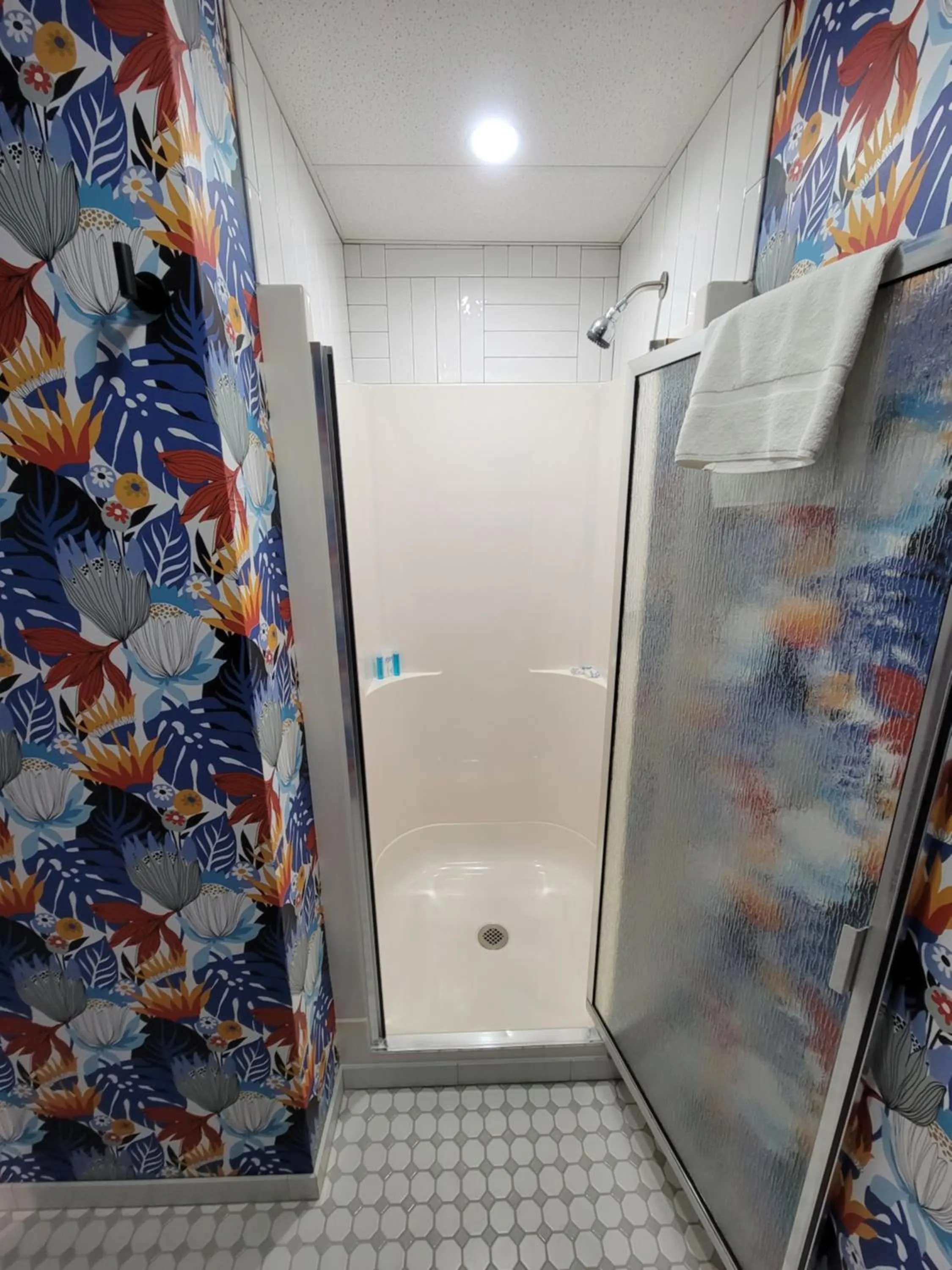 Shower in The Crest - Hampton Beach