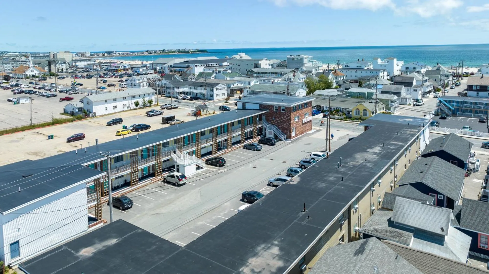 Property building in The Crest - Hampton Beach