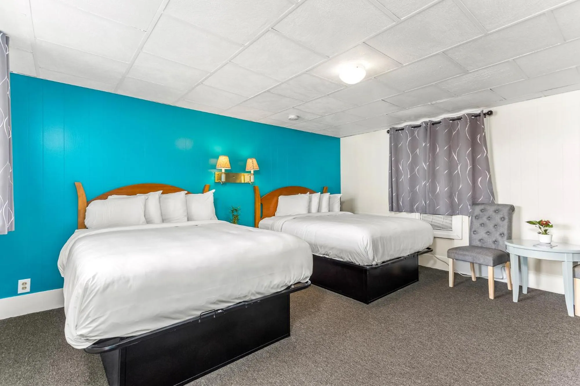 Bed in The Crest - Hampton Beach