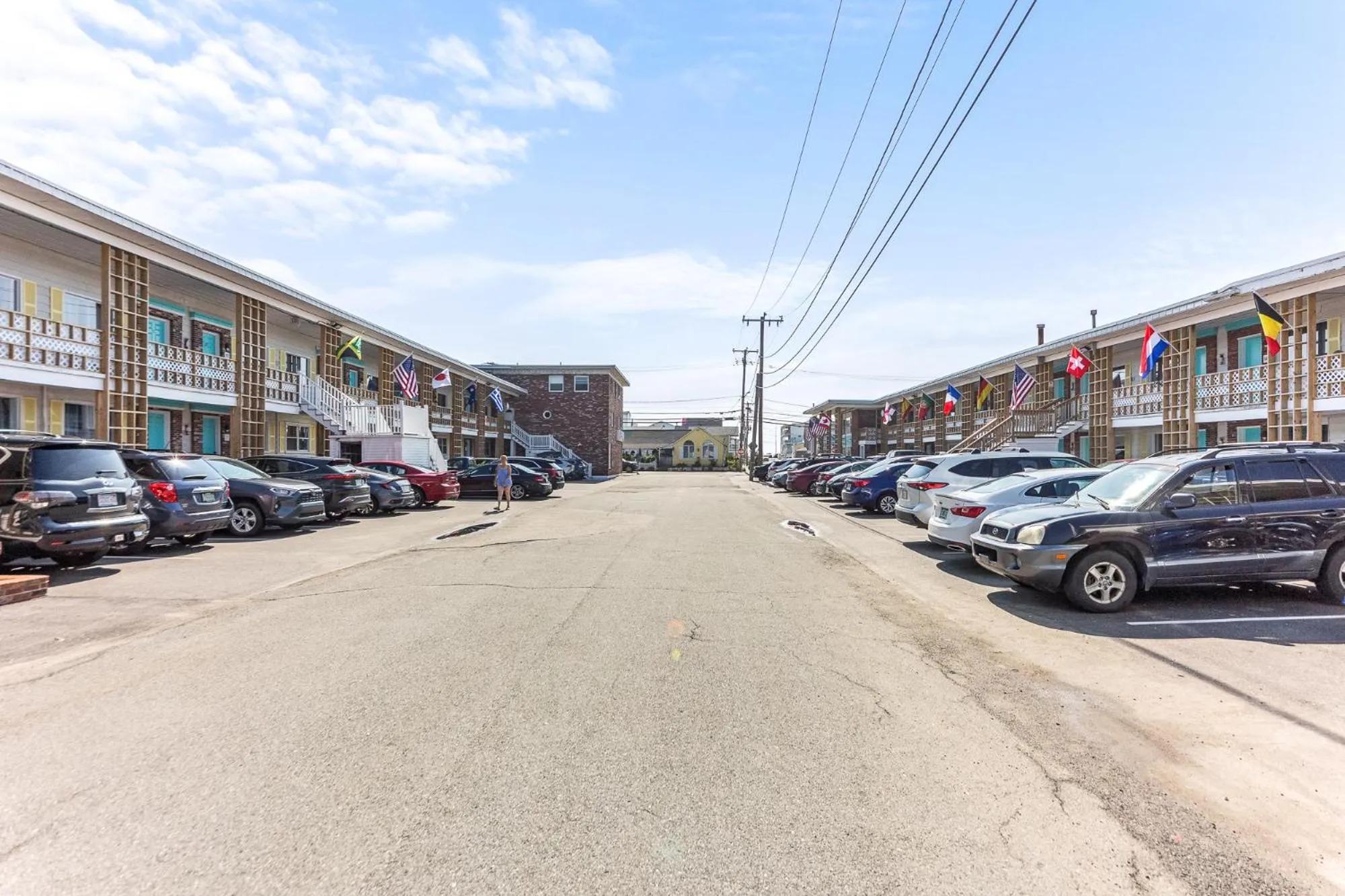 Property building in The Crest - Hampton Beach