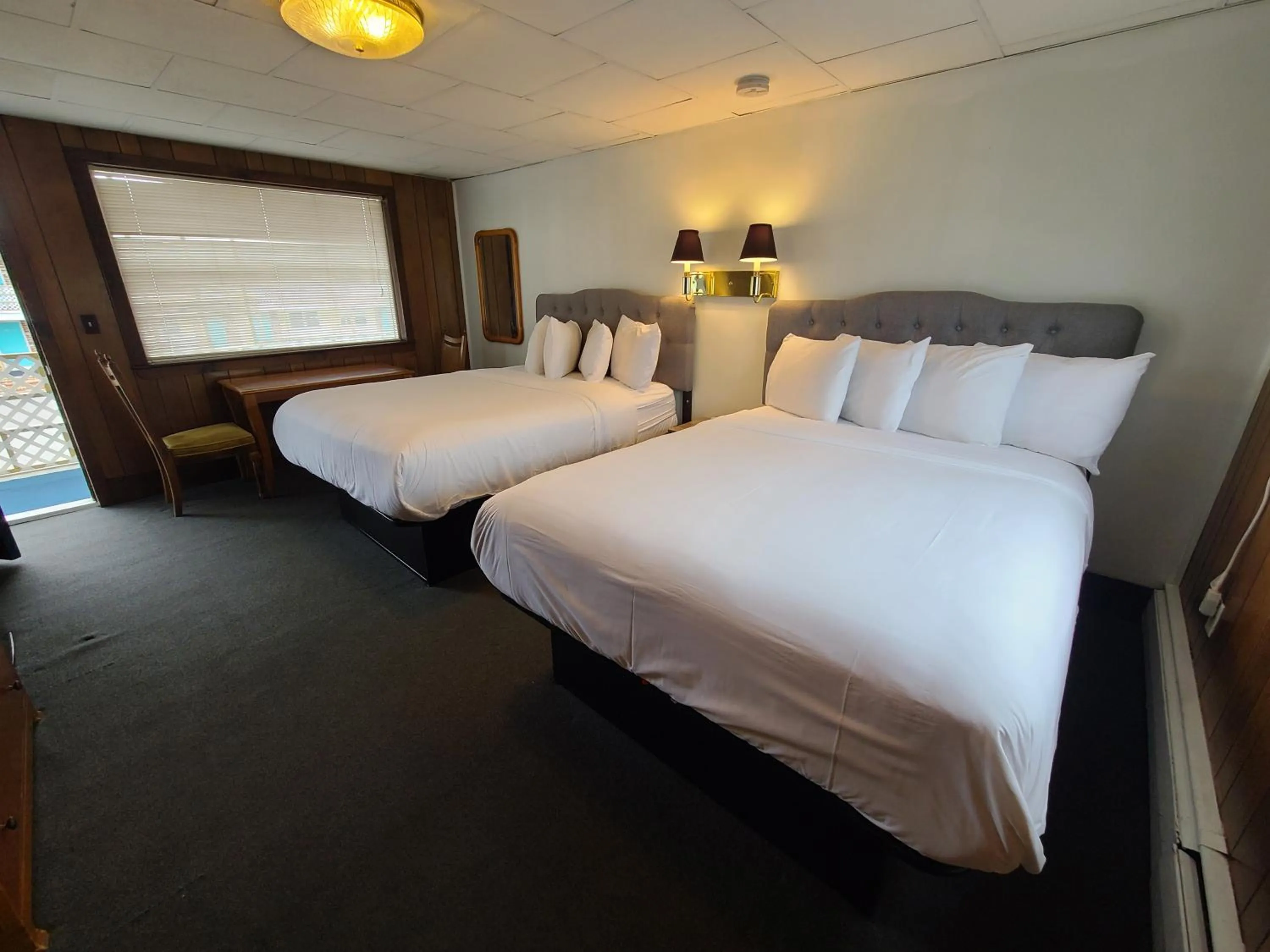 Photo of the whole room in The Crest - Hampton Beach