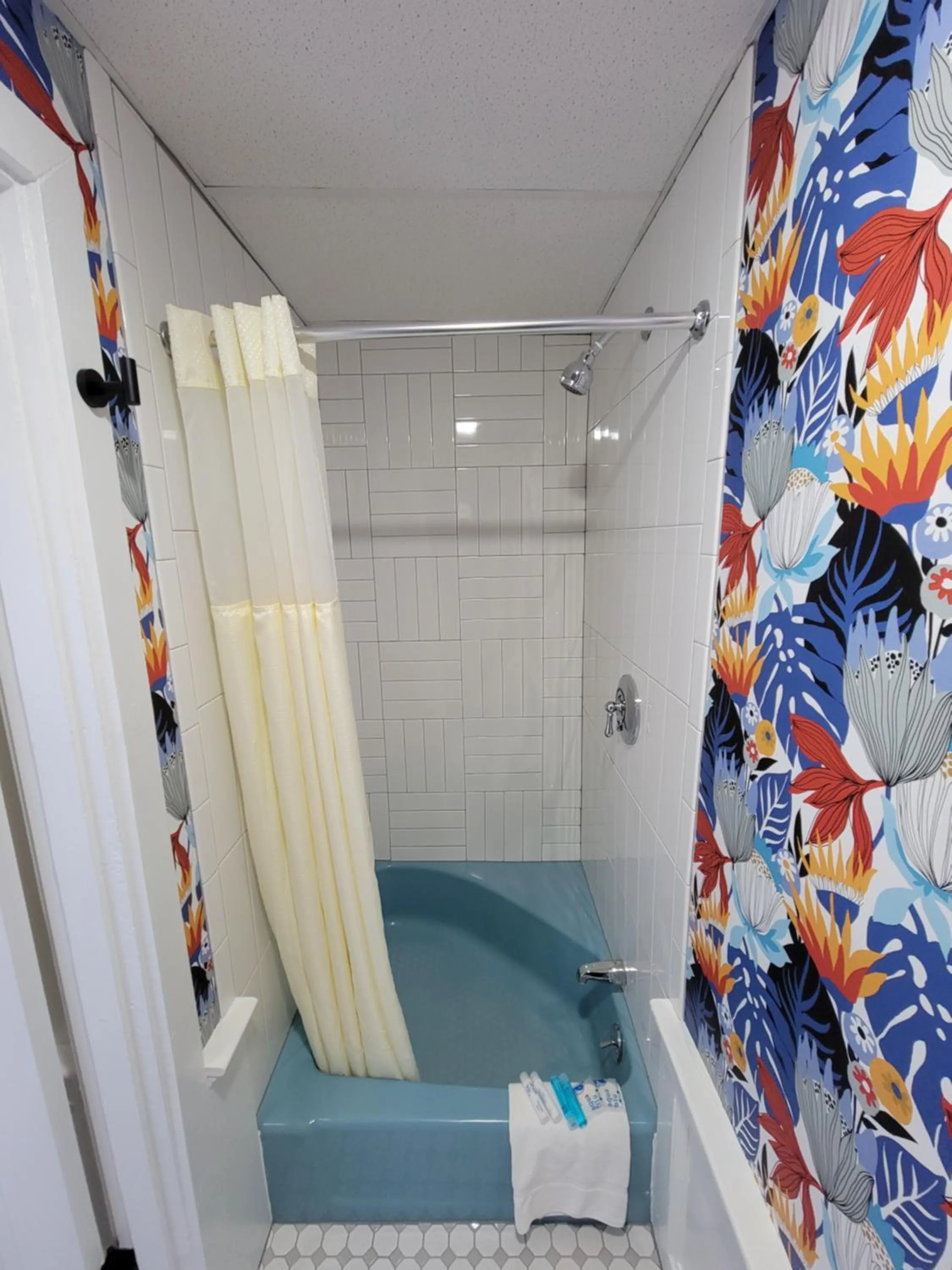 Shower in The Crest - Hampton Beach