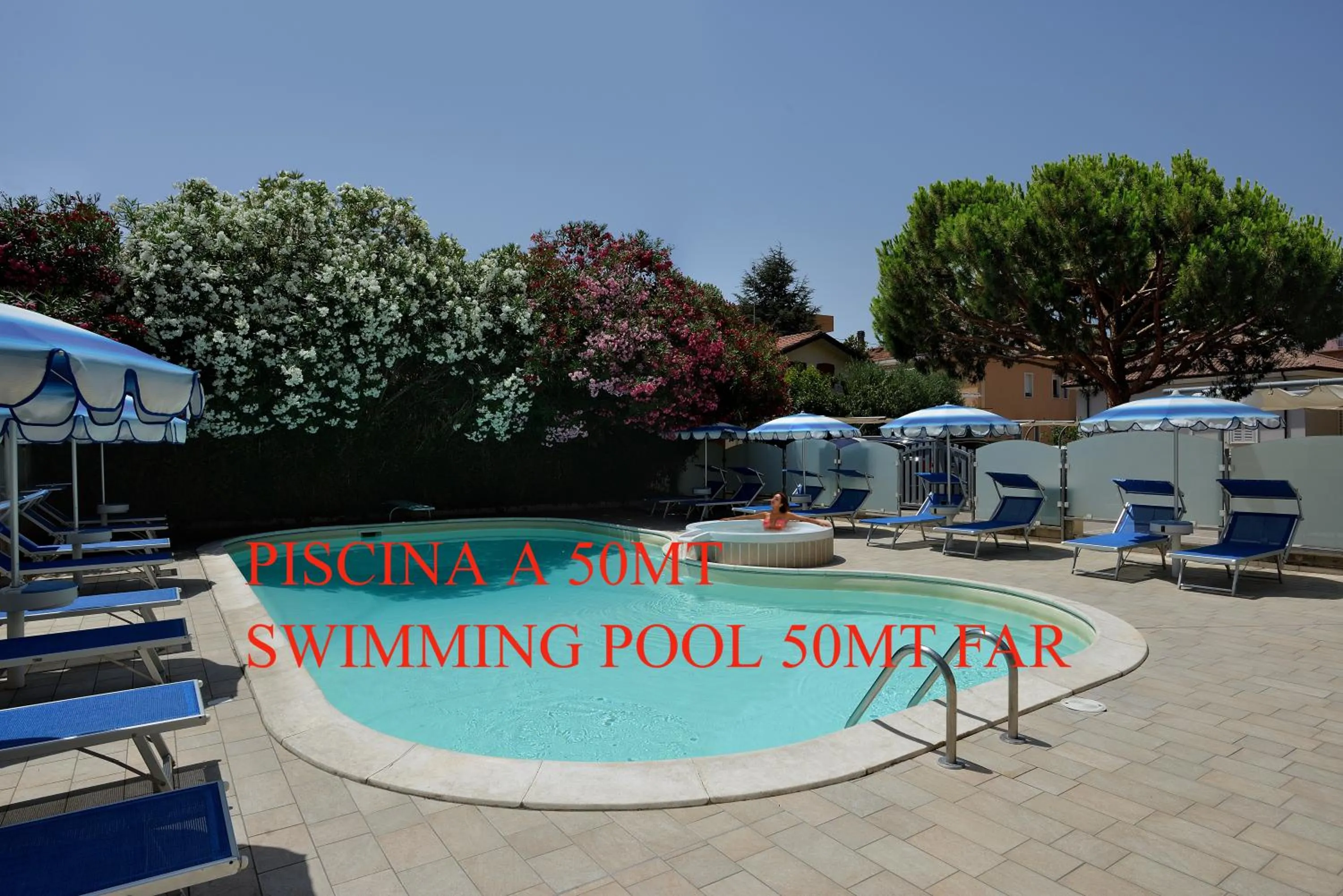 Swimming pool in Hotel Elisir