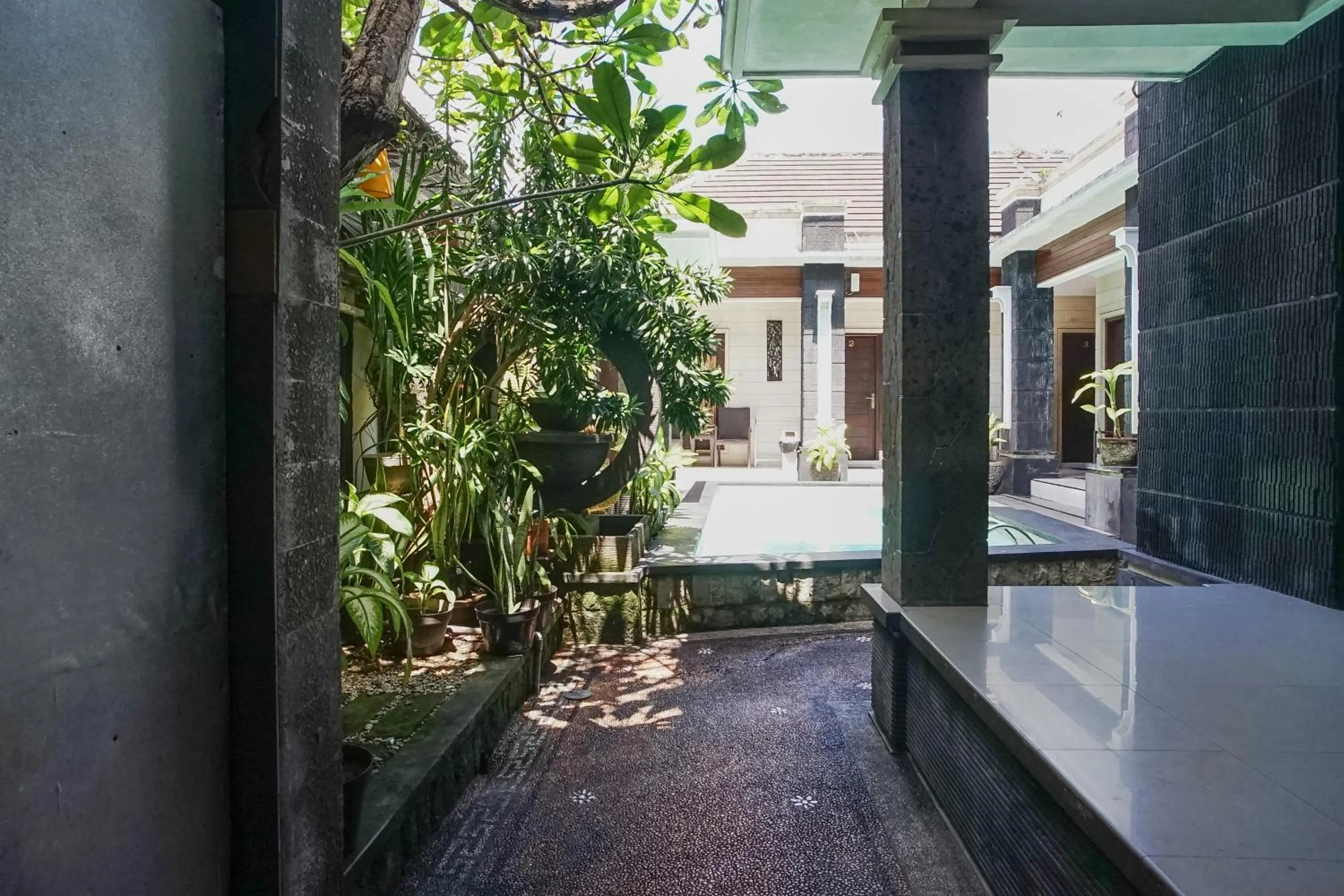 Swimming pool in DENAYS GUESTHOUSE JIMBARAN