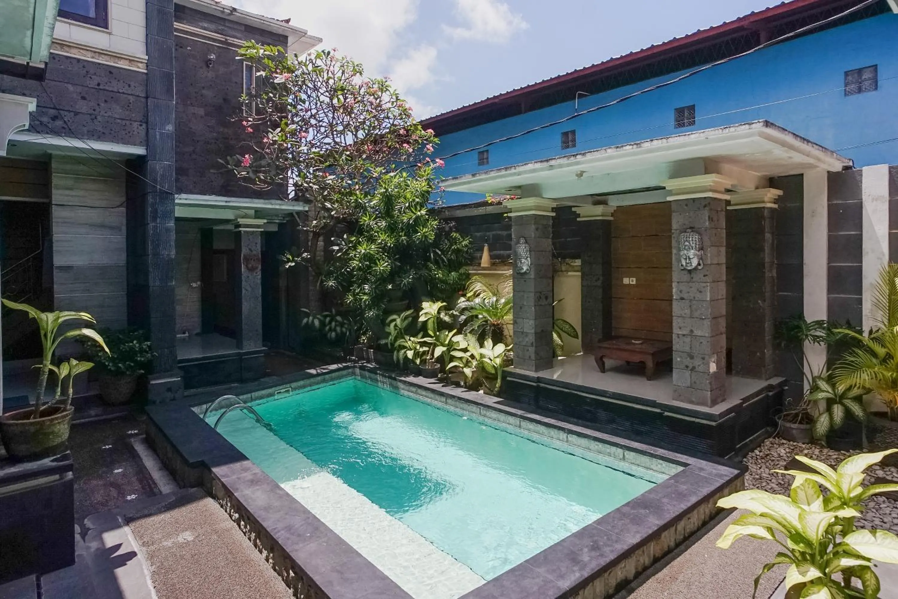 Swimming pool in DENAYS GUESTHOUSE JIMBARAN