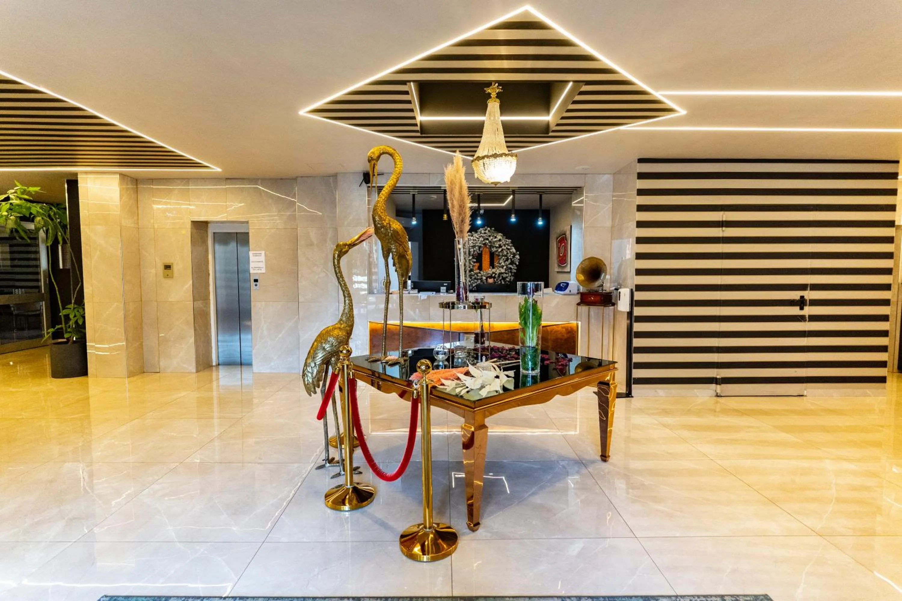 Lobby or reception in Grand hotel irpinia & Family SPA