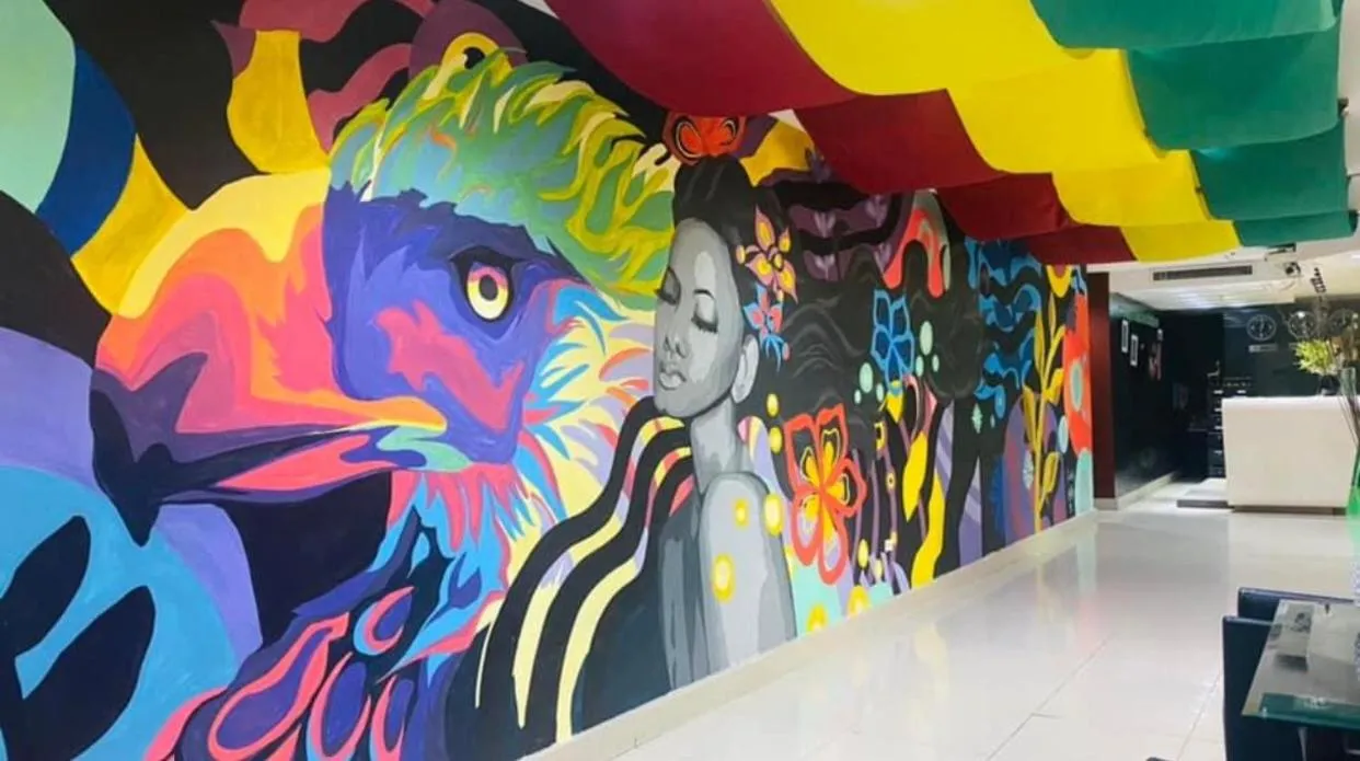 Decorative detail in Greenwindows Hotel