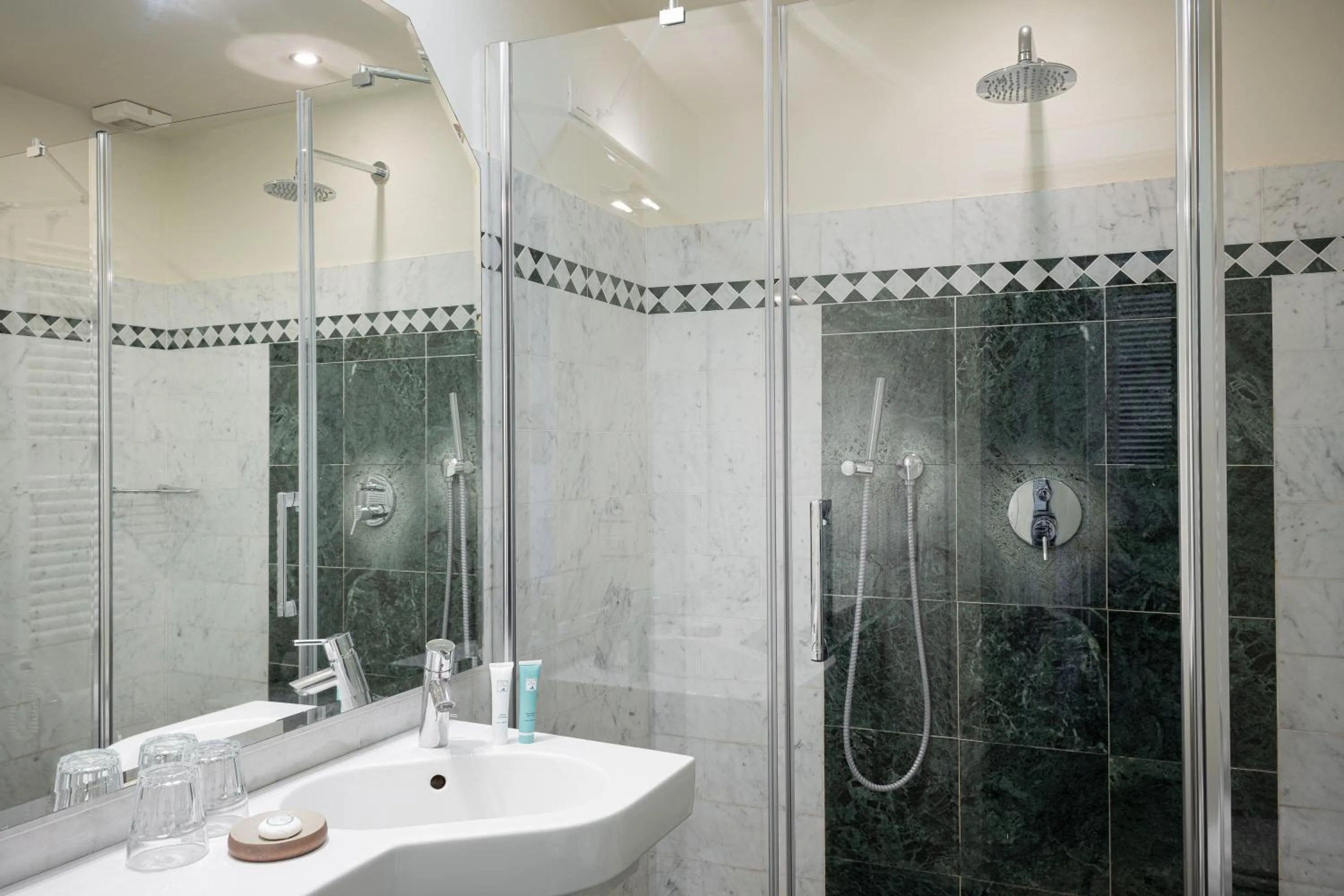 Shower in Relais Piazza Signoria