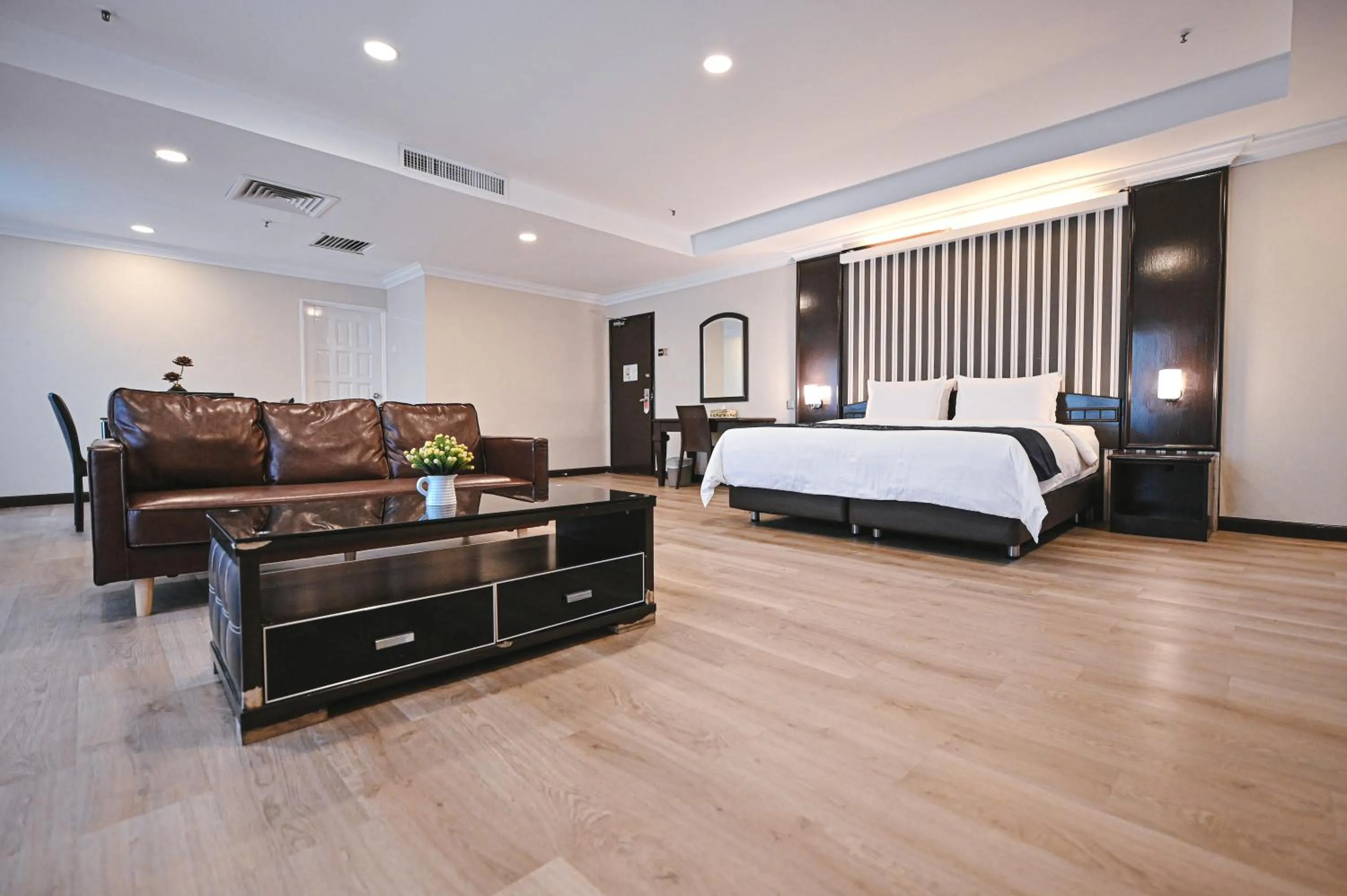 Bed in PRIME CITY HOTEL KLUANG