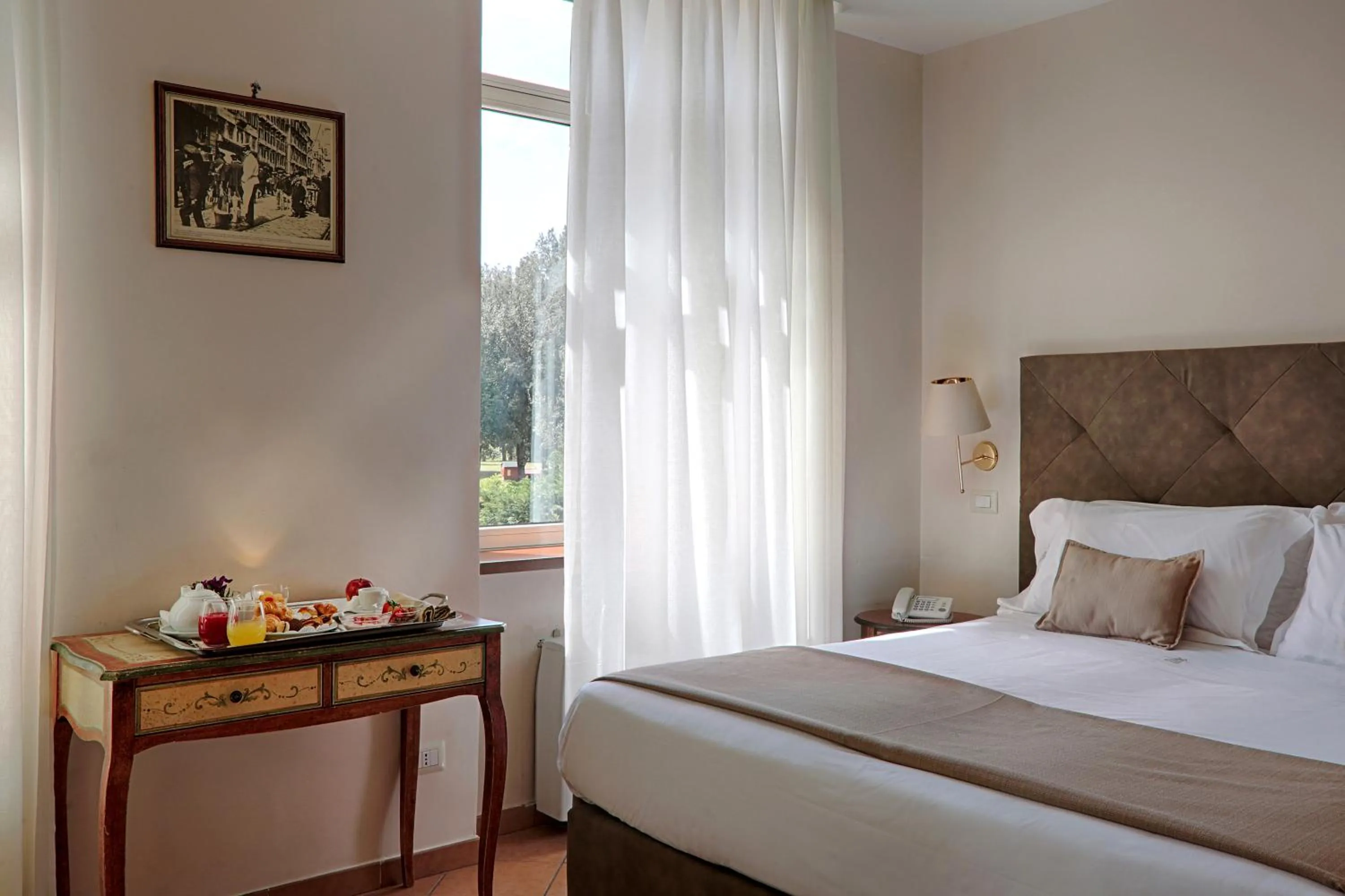 Photo of the whole room, Bed in Montespina Park Hotel