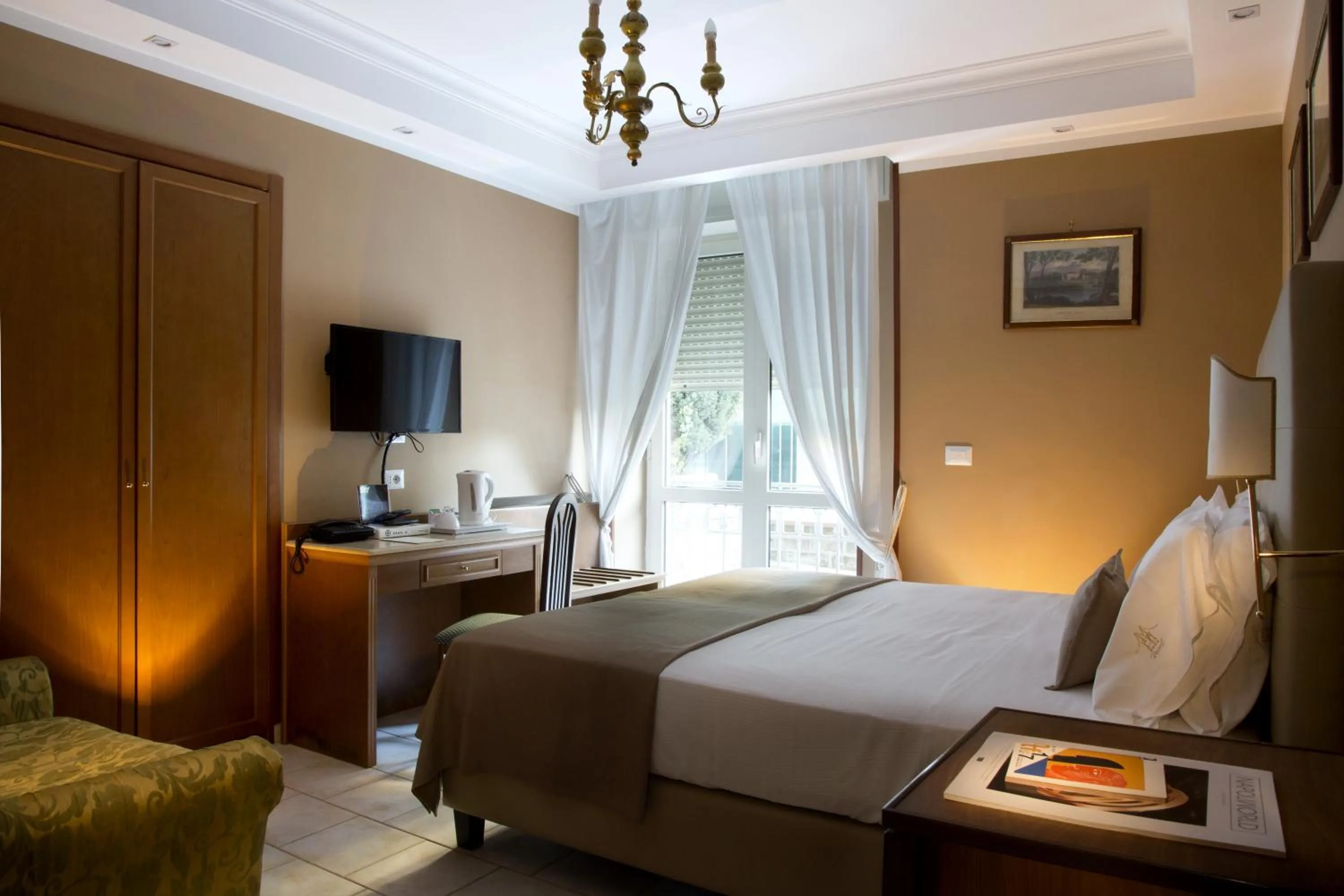 Bathroom, Bed in Montespina Park Hotel