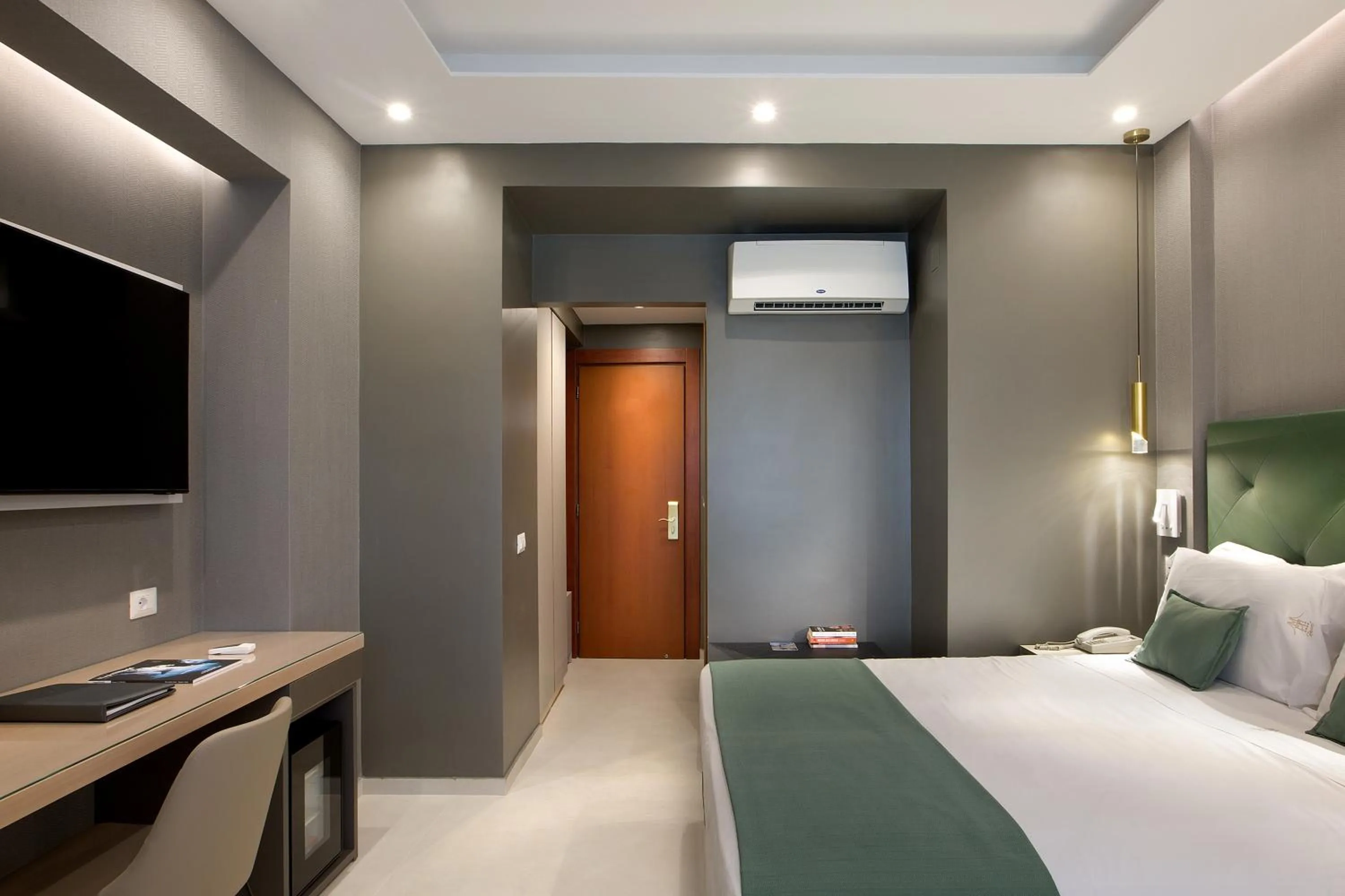 Photo of the whole room, Bed in Montespina Park Hotel