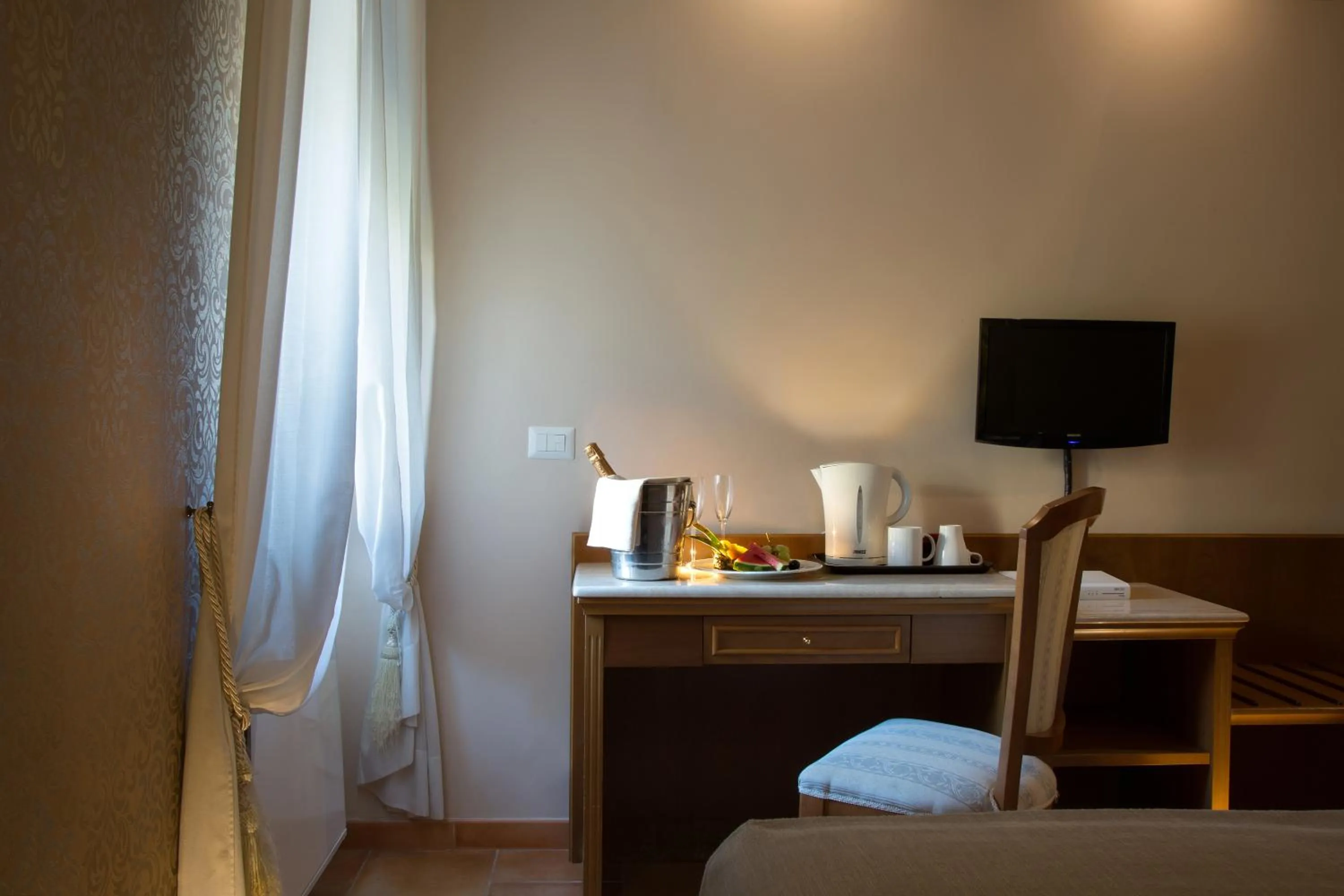 Coffee/tea facilities in Montespina Park Hotel