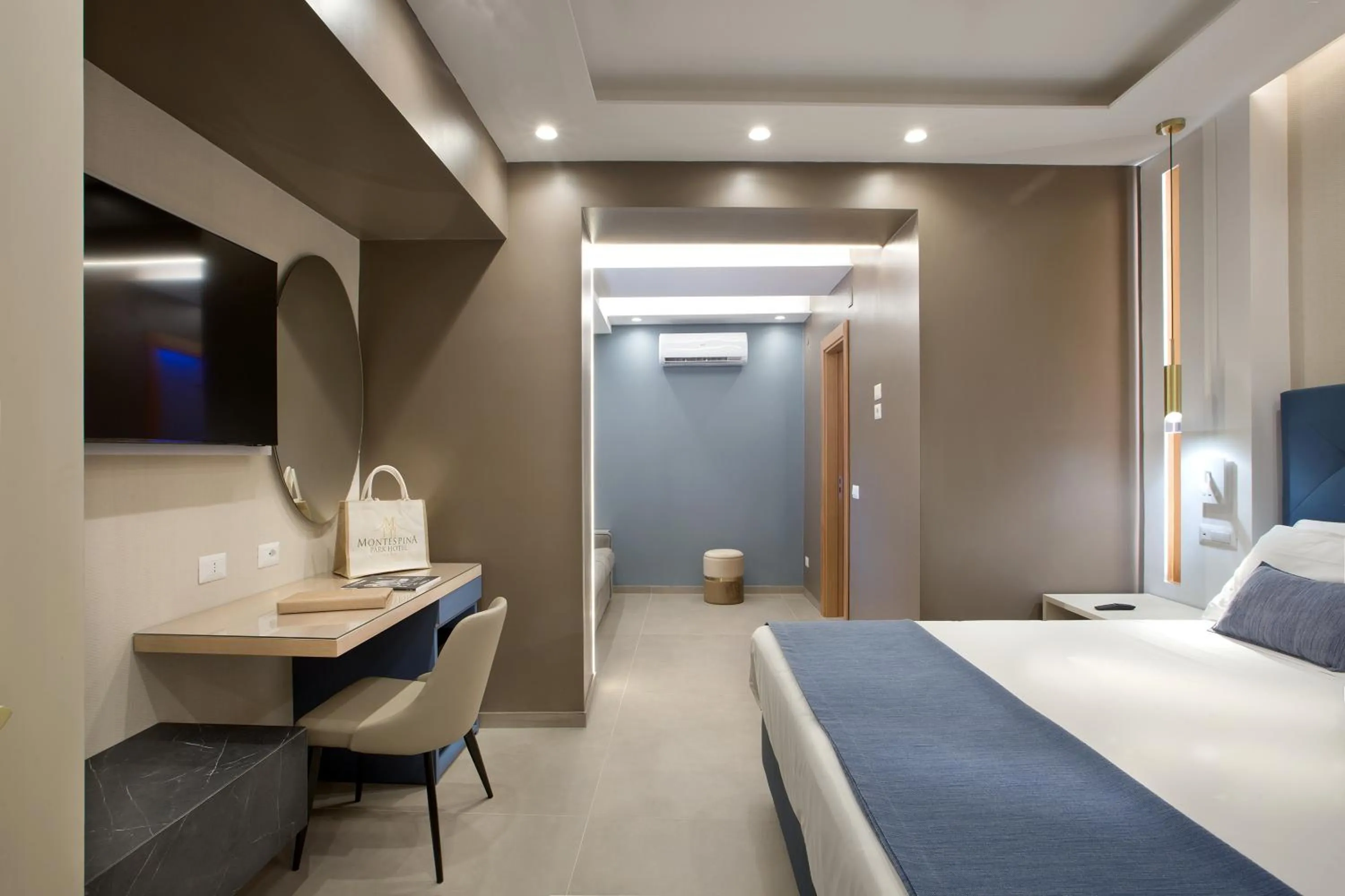 Photo of the whole room, Bed in Montespina Park Hotel