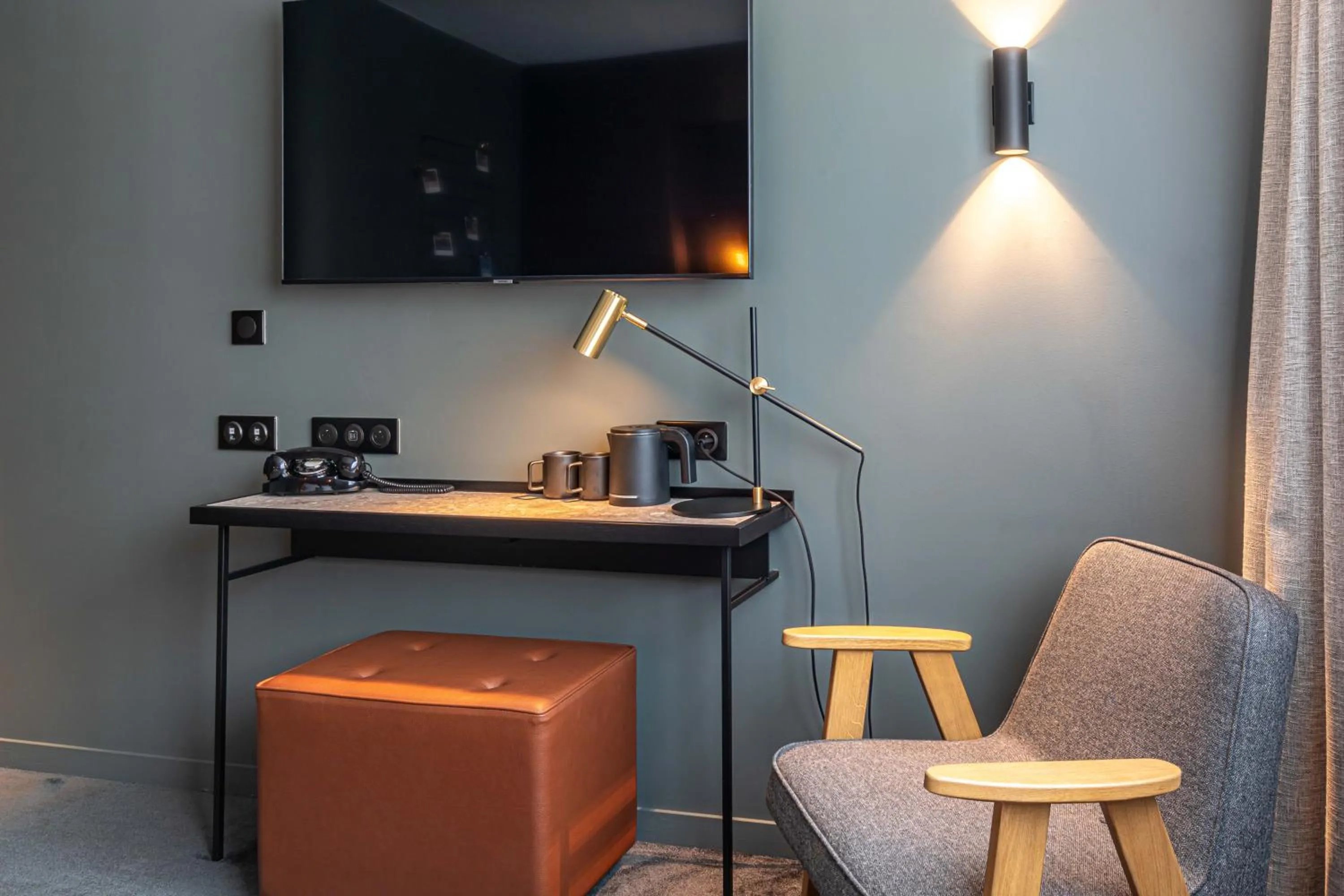 TV and multimedia in Le Bellune Paris