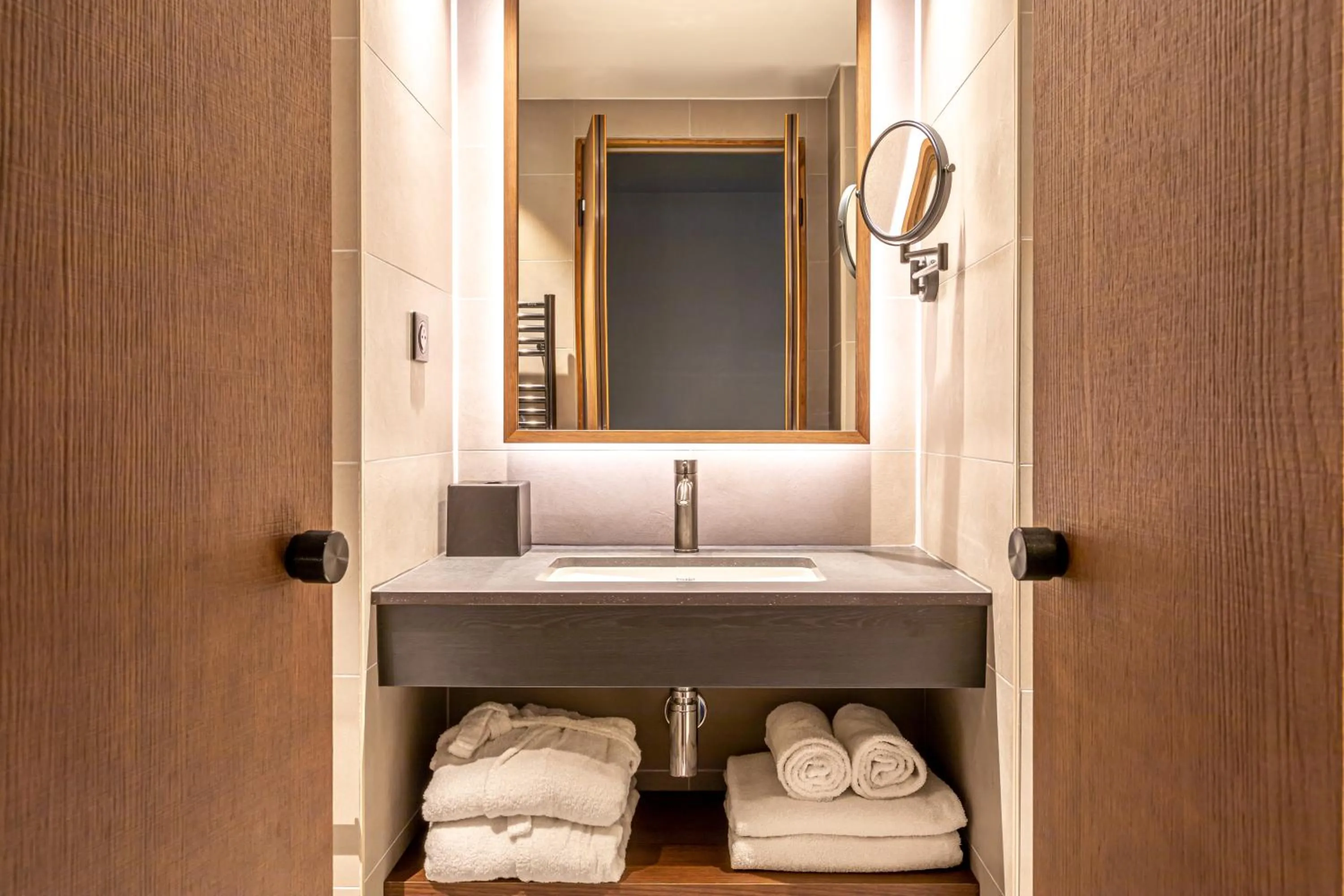 Bathroom in Le Bellune Paris