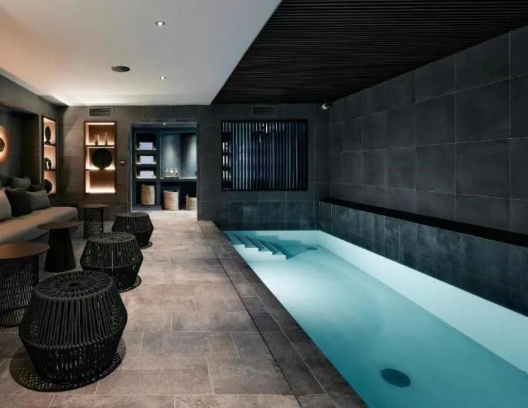 Spa and wellness centre/facilities in Le Bellune Paris