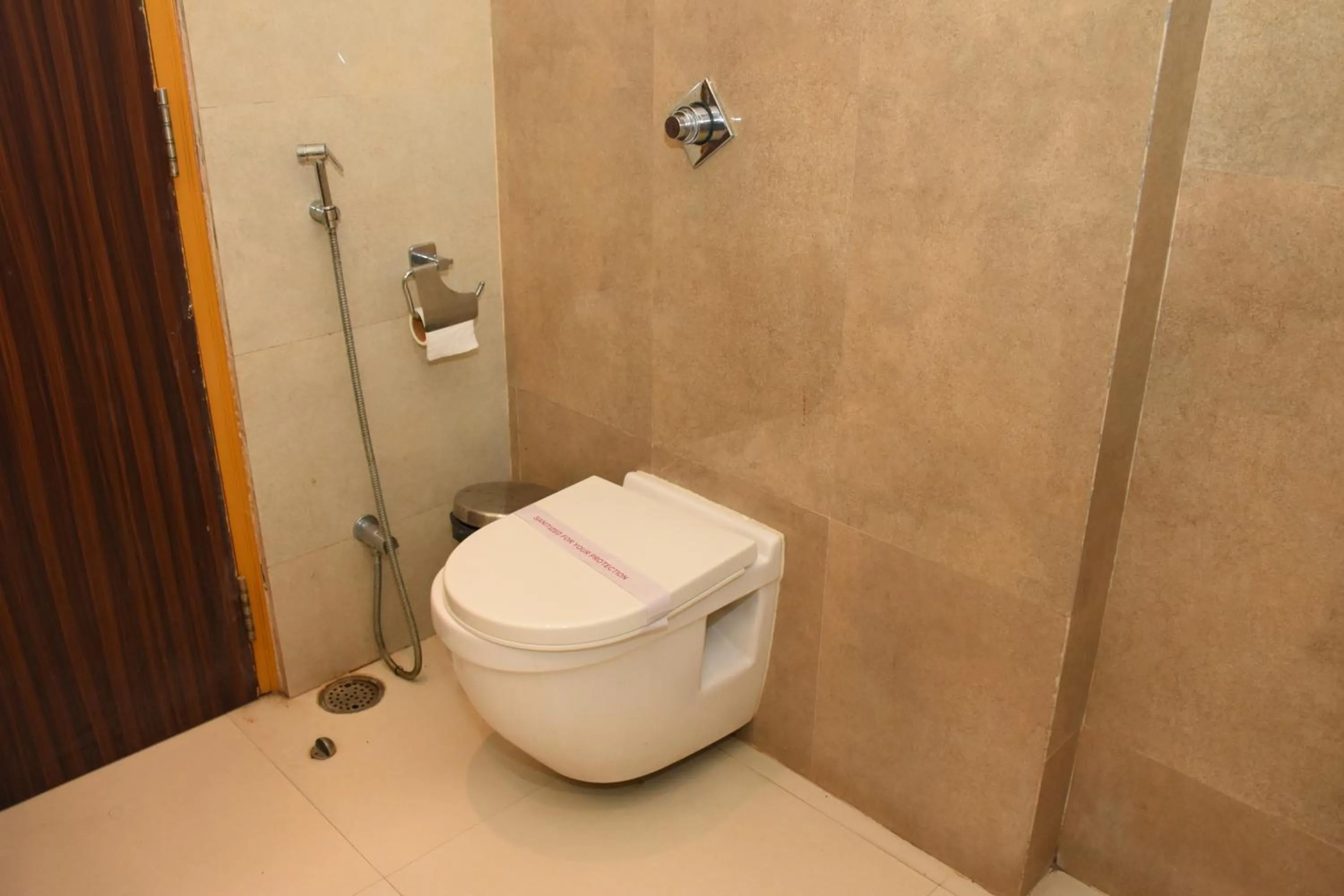 Toilet in Hotel Gurveer Royal