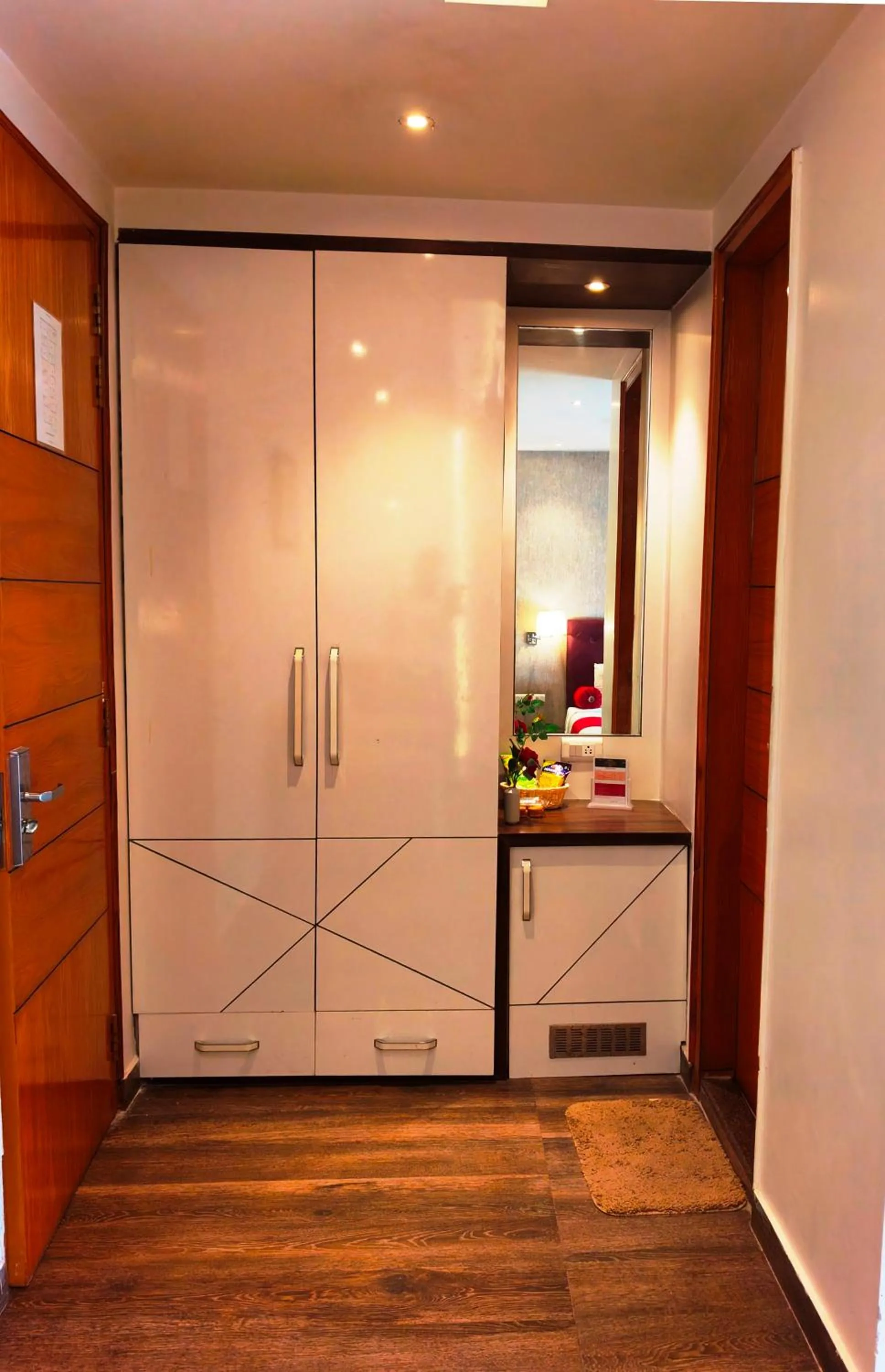 Hotel Gurveer Royal