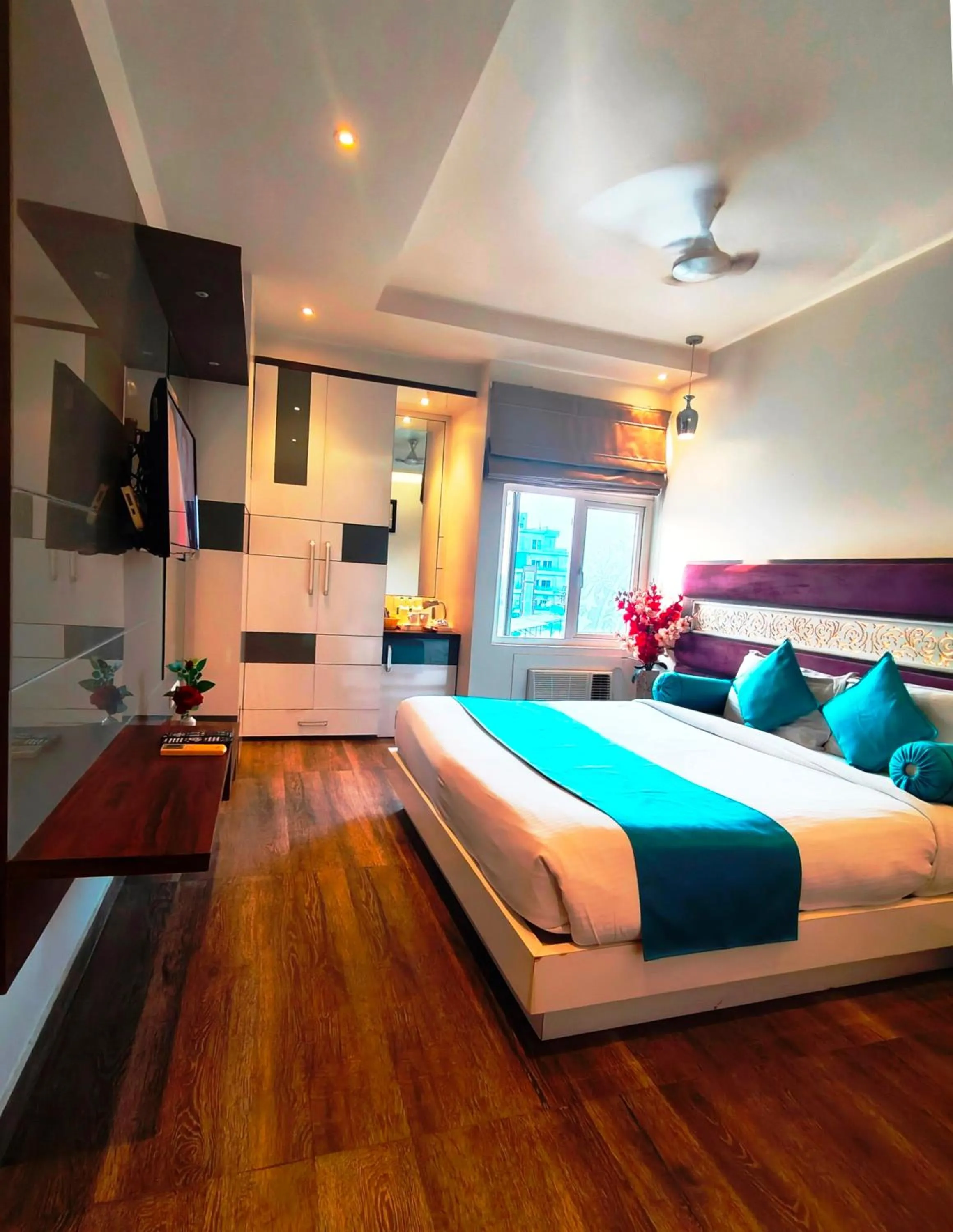 Bed in Hotel Gurveer Royal