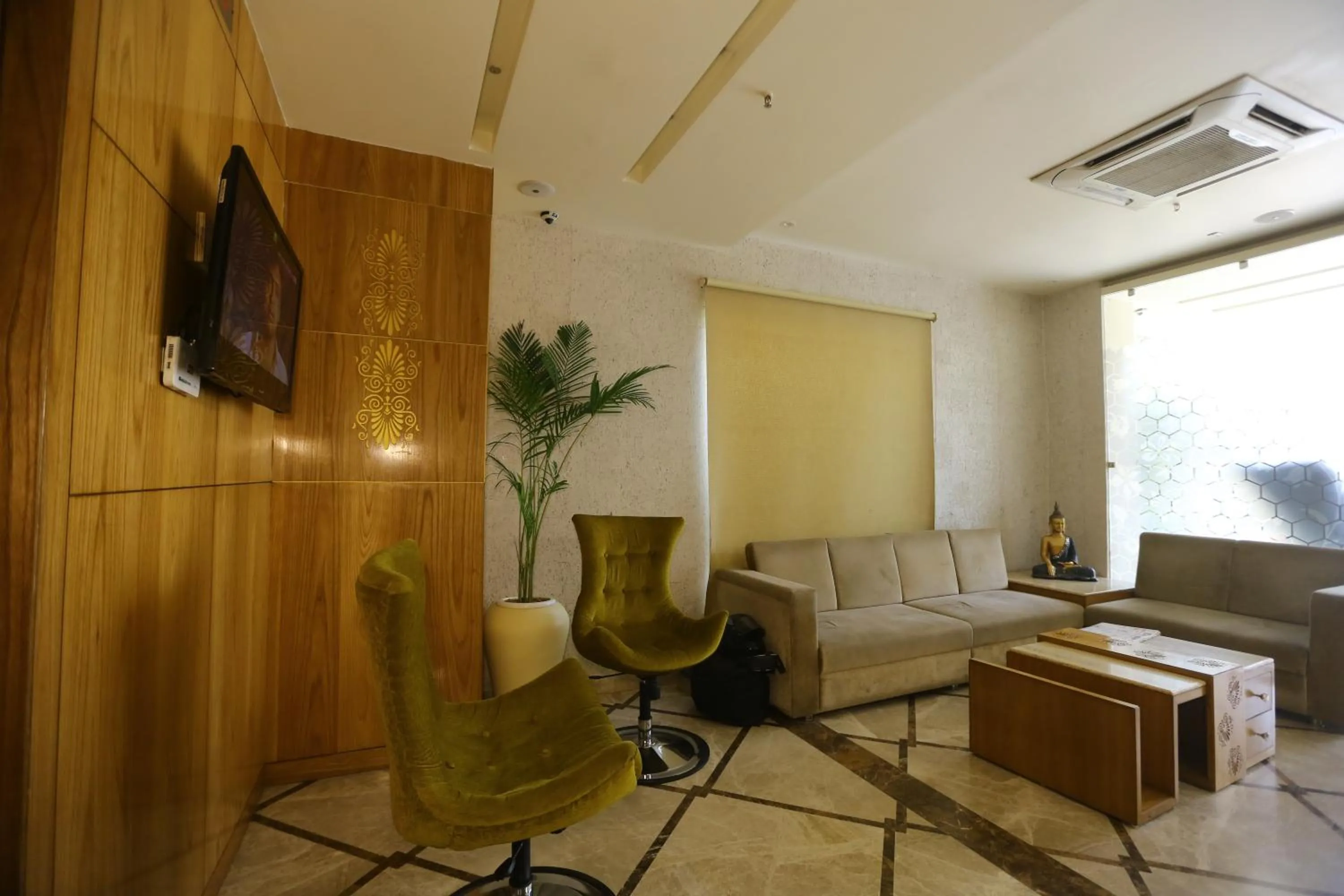 Lobby or reception in Hotel Gurveer Royal
