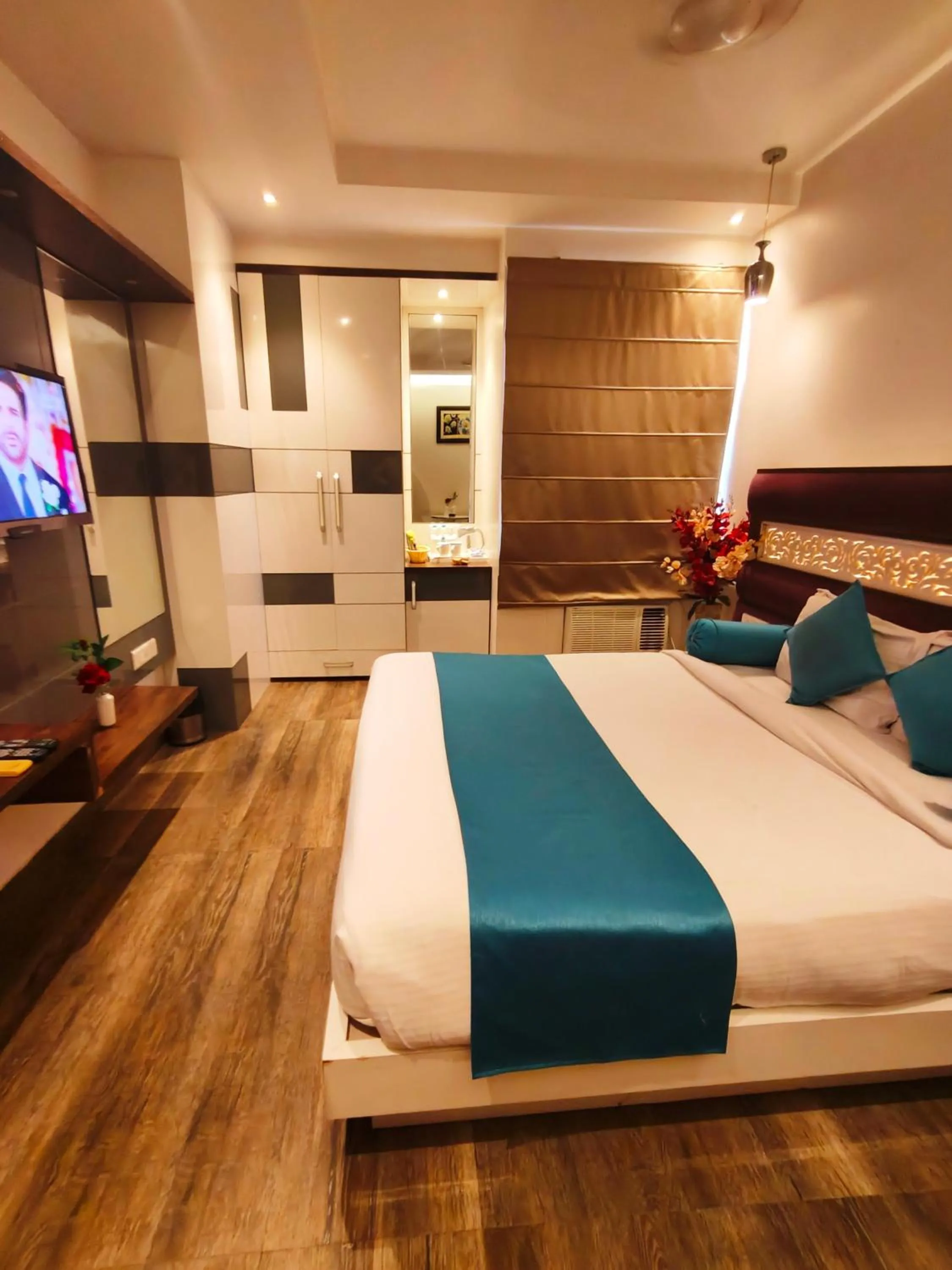 Bed in Hotel Gurveer Royal