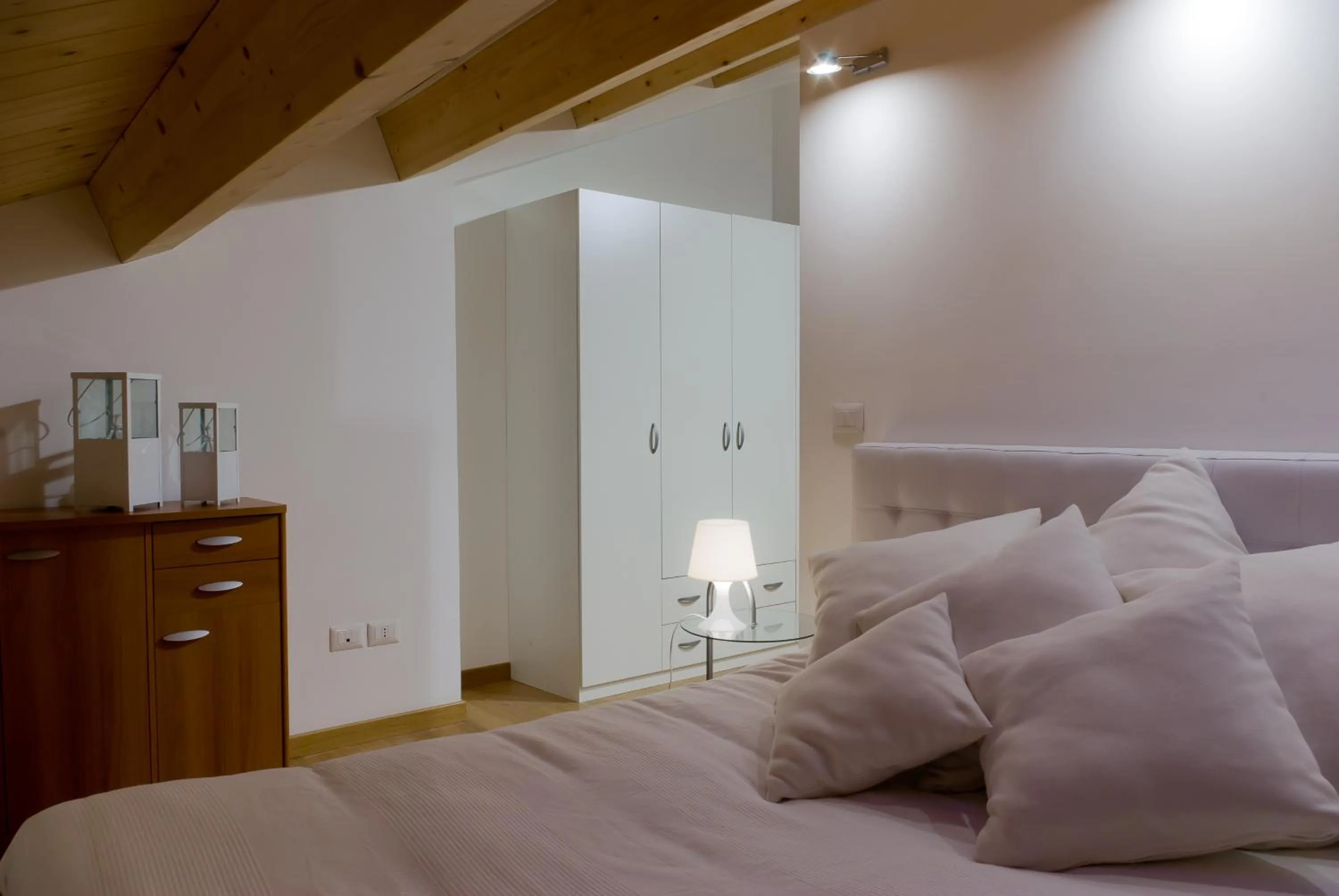 Bed in Residenze Romano Ristorante & SPA albergo diffuso - WHITE