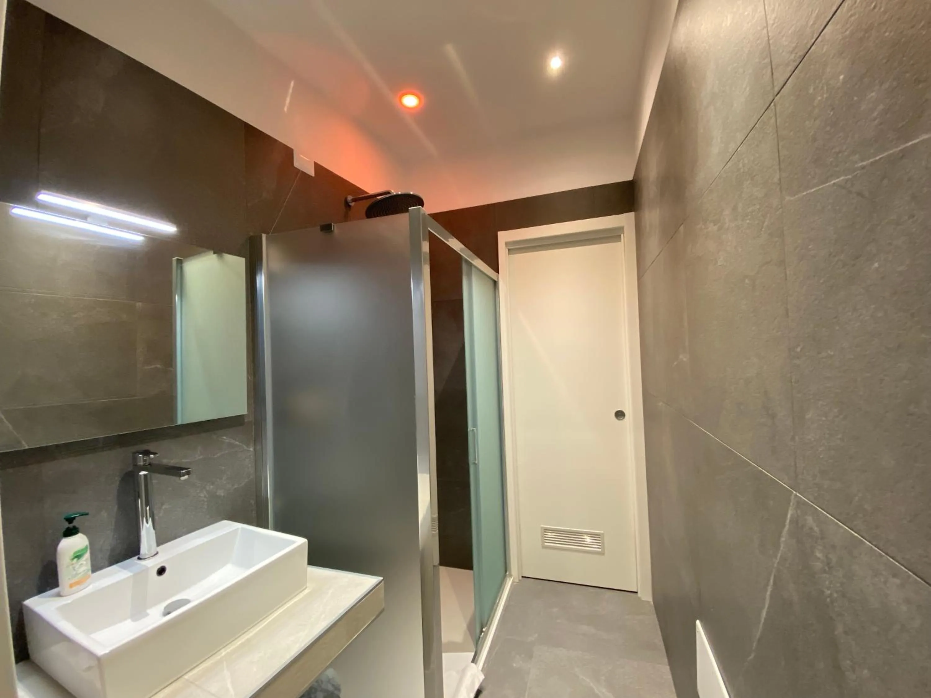 Shower in Residenze Romano Ristorante & SPA albergo diffuso - WHITE