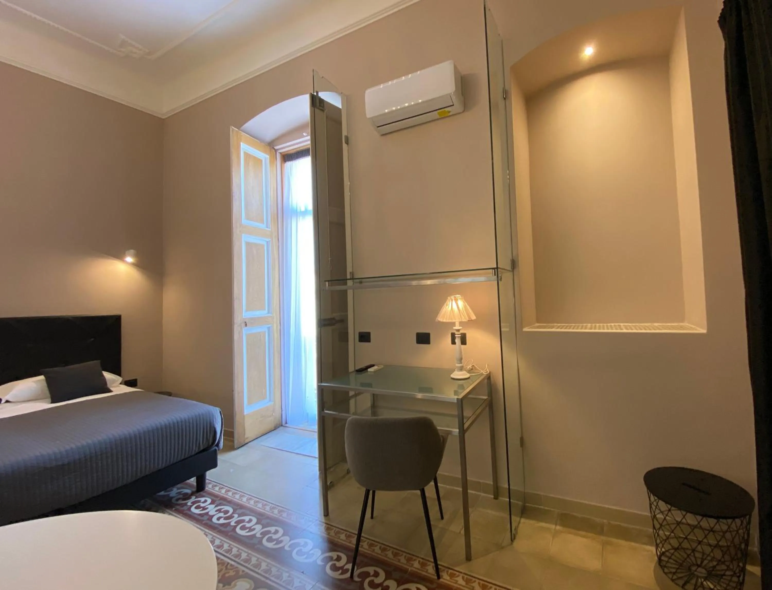 Bed in Residenze Romano Ristorante & Spa - albergo diffuso - RED