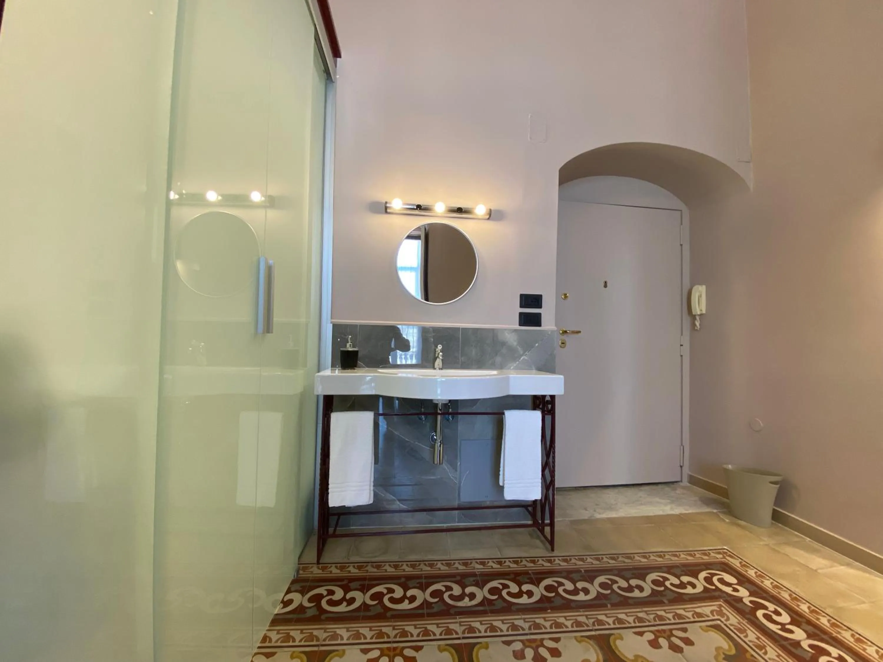 Bathroom in Residenze Romano Ristorante & Spa - albergo diffuso - RED