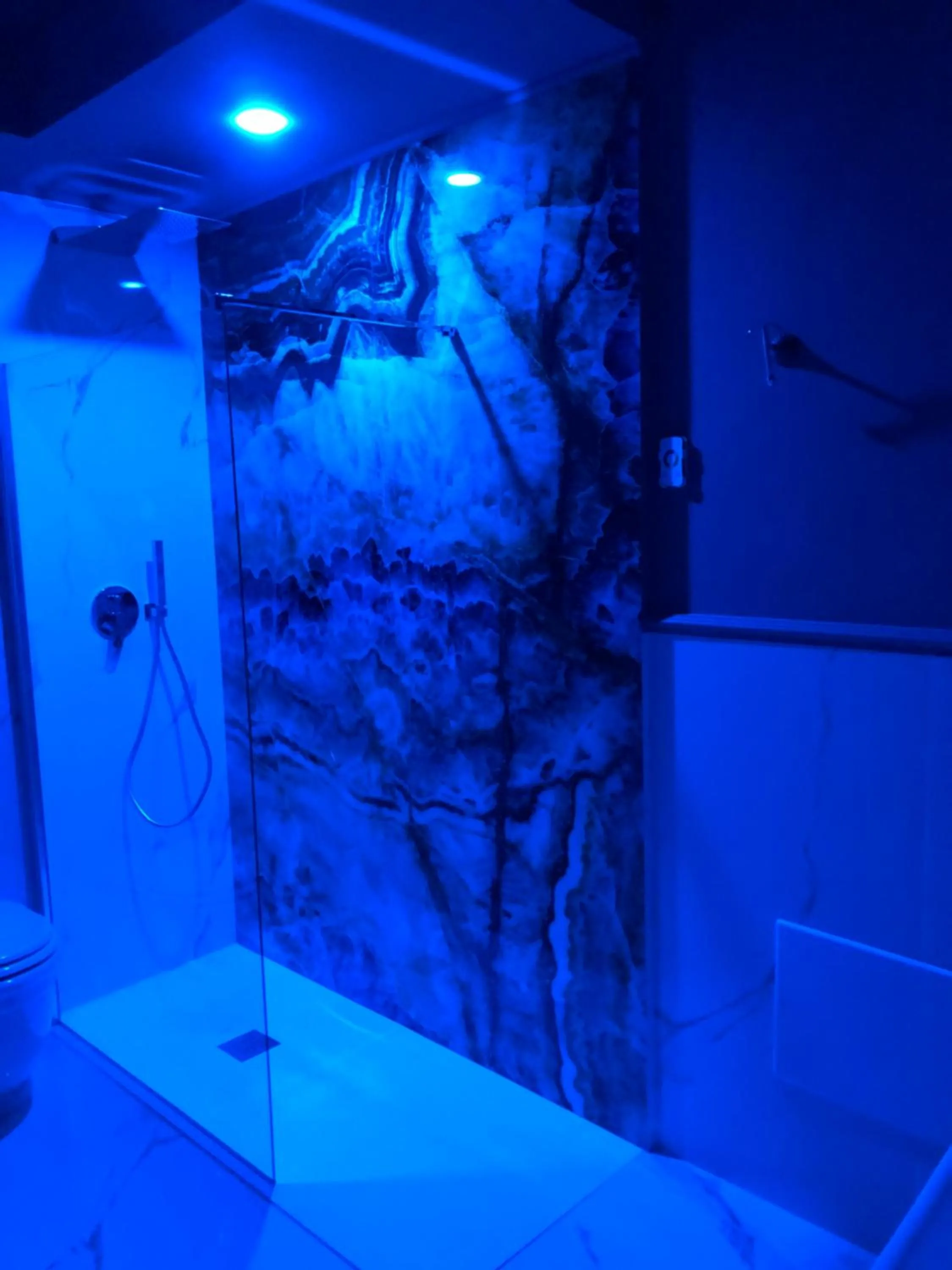 Shower in Residenze Romano Ristorante & Spa - albergo diffuso - RED